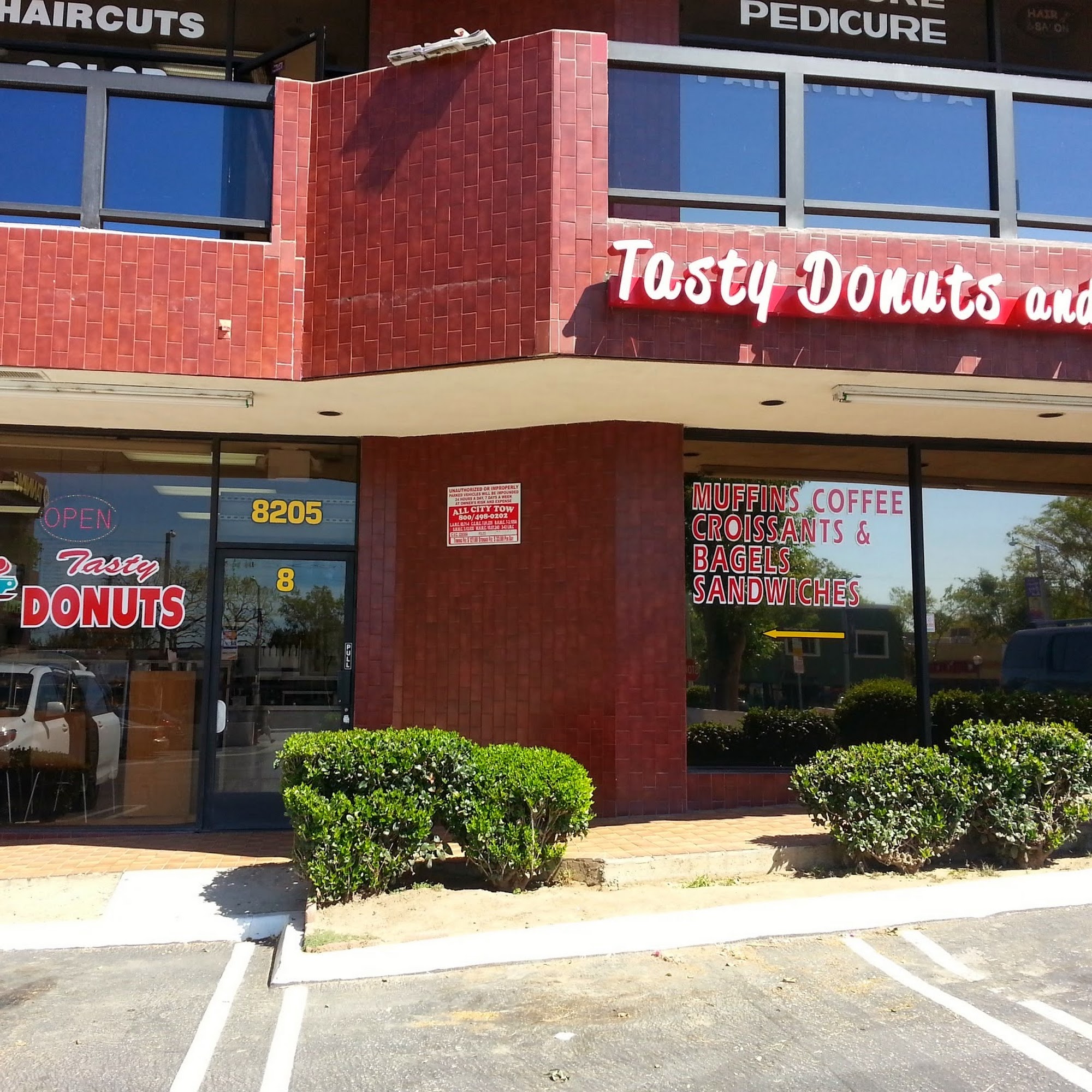 Tasty Donuts and Cafe West Hollywood