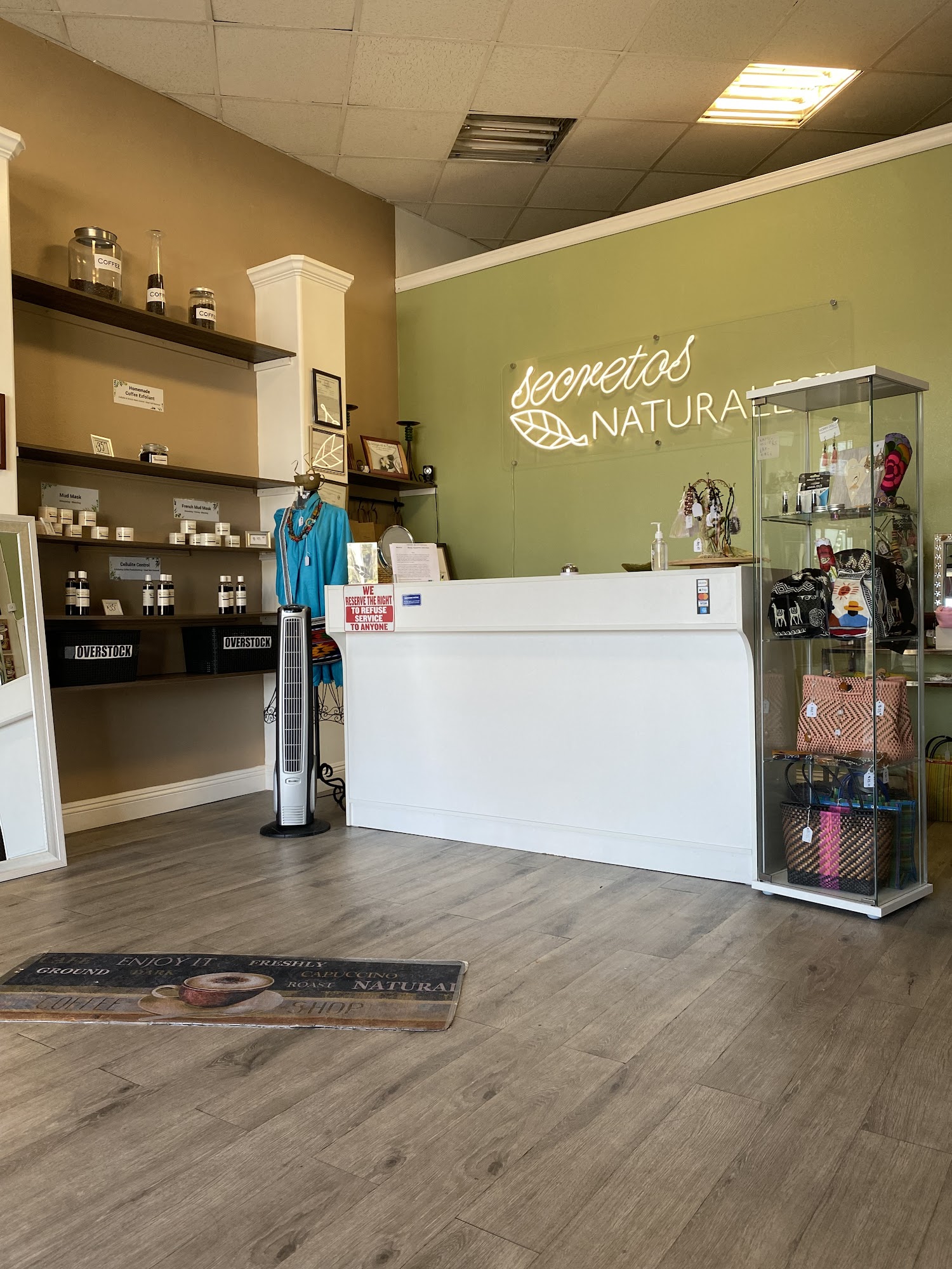 Secretos Naturales 20050 Vanowen St, Winnetka California 91306