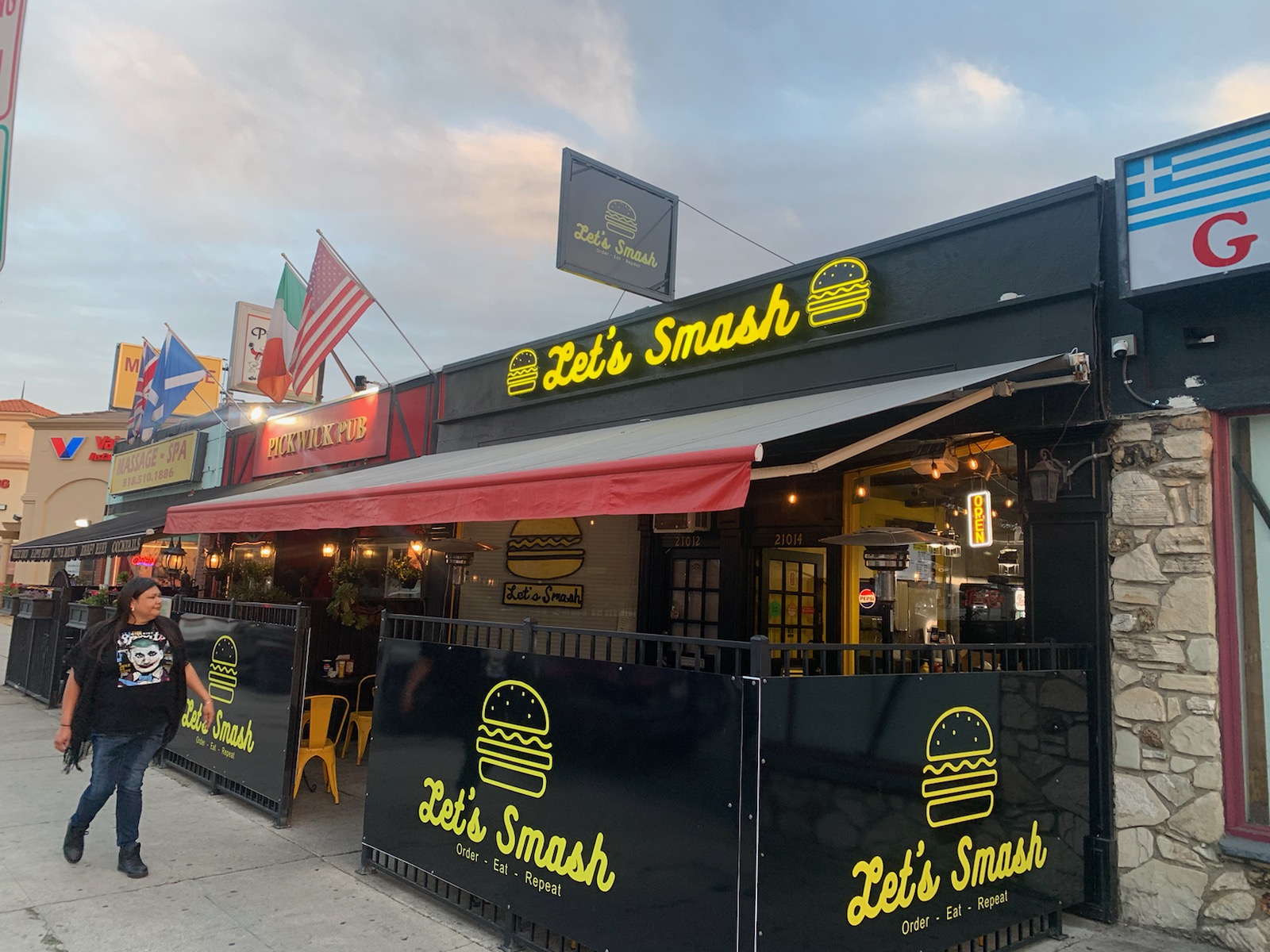 Let's Smash Woodland Hills