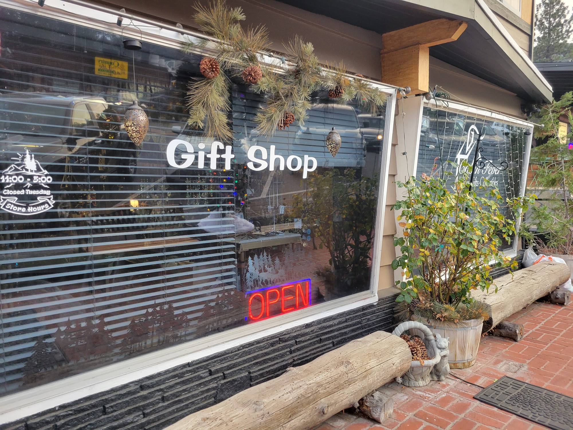 Cabin Fever - Gifts and Fine Wine Wrightwood