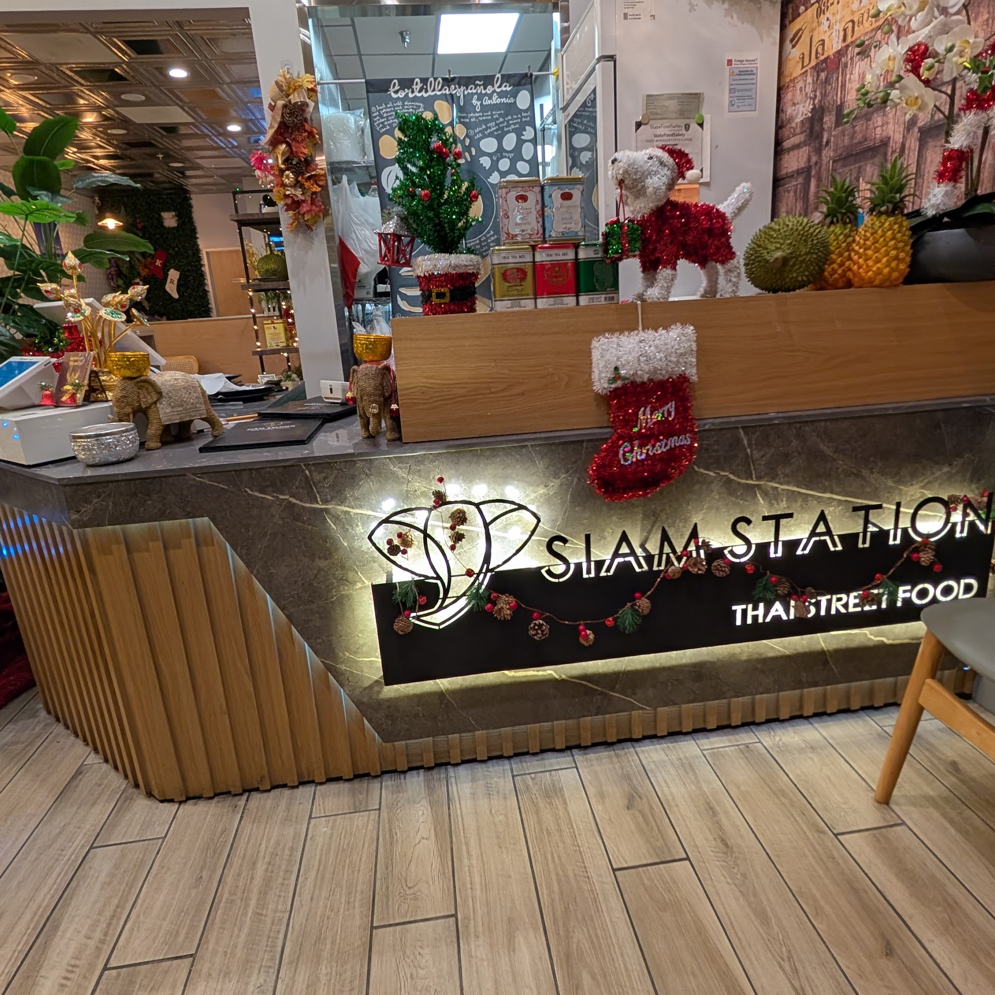 Siam Station Yorba Linda 4885 Valencia Ave., Yorba Linda