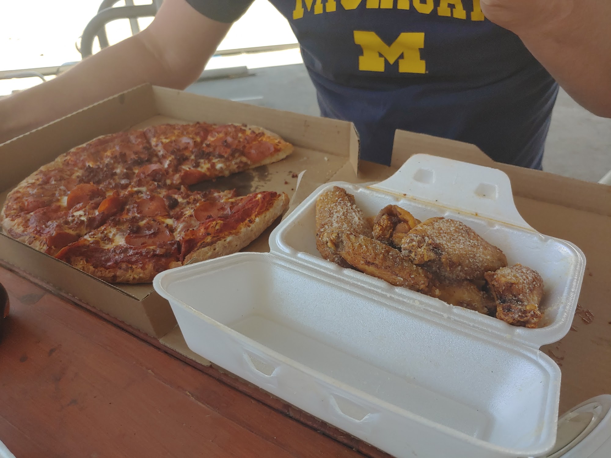 $5 Pizza Place Yucca Valley