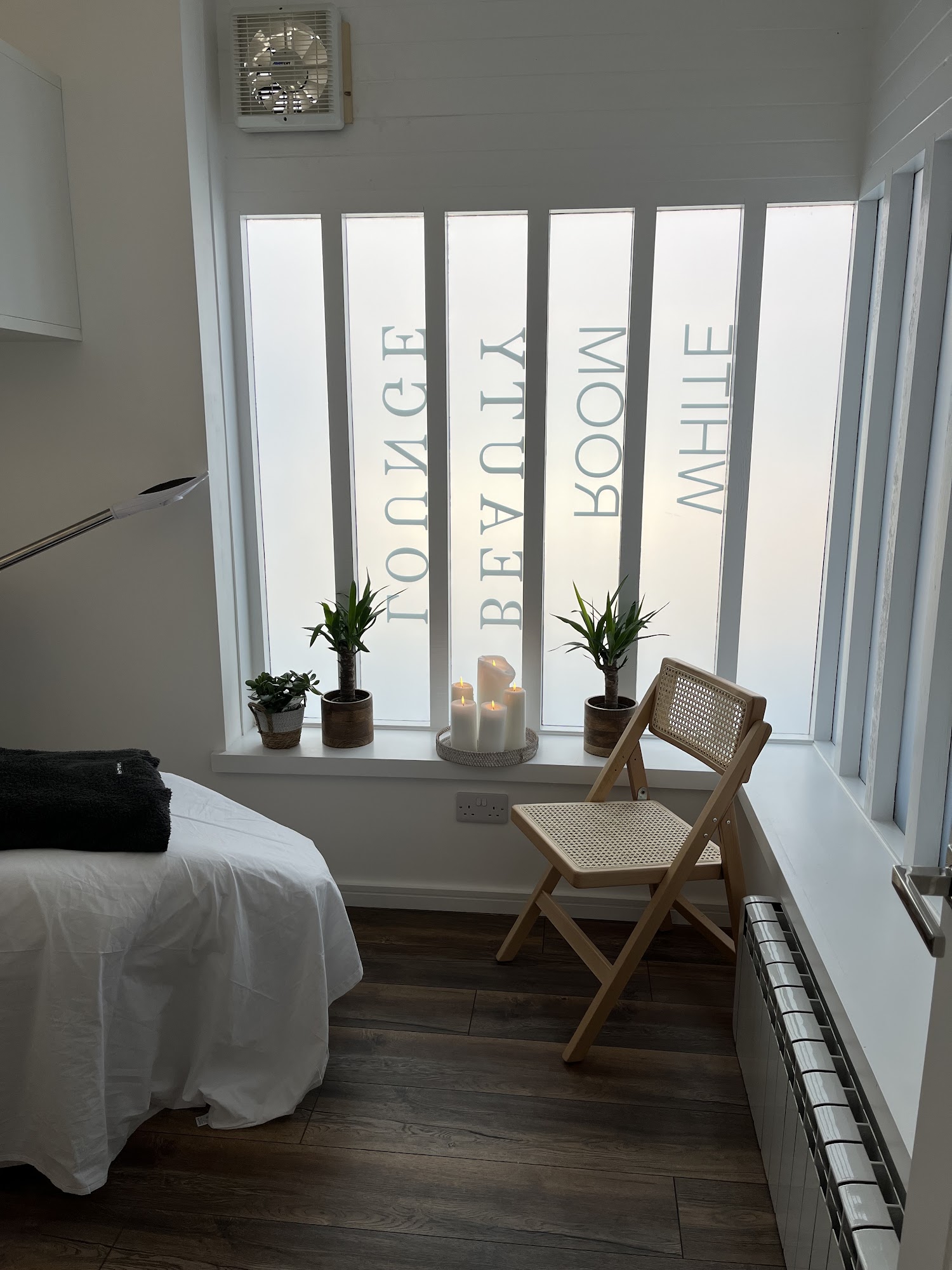 The White Room Beauty Lounge