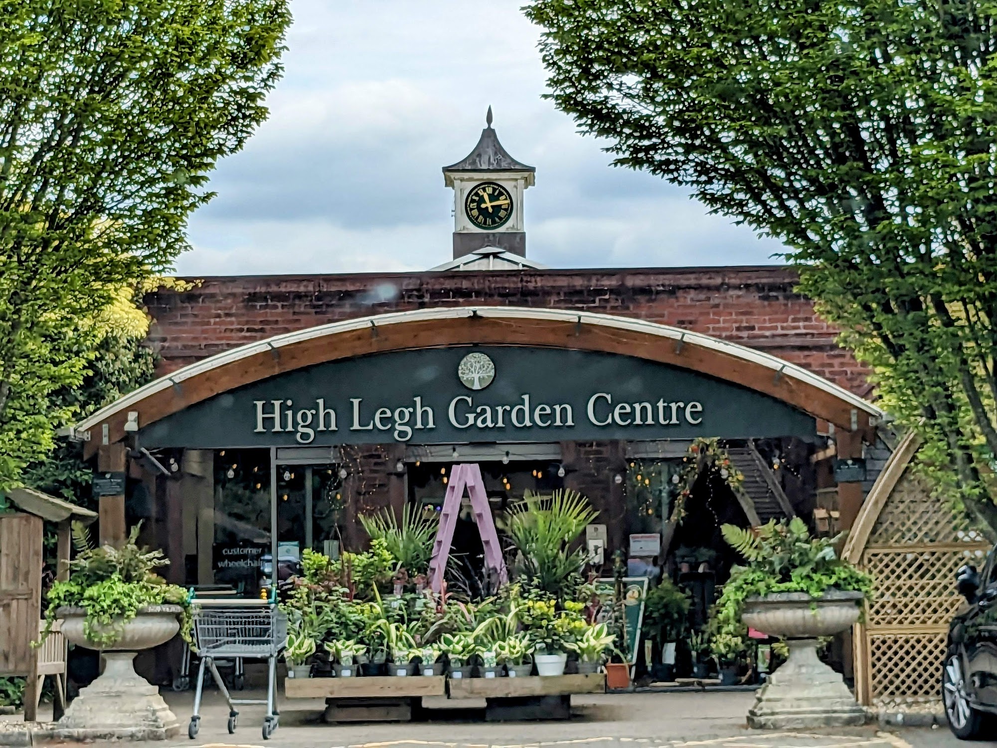 Topiary Coffee Shop Halliwell's Brow, High Legh, Knutsford
