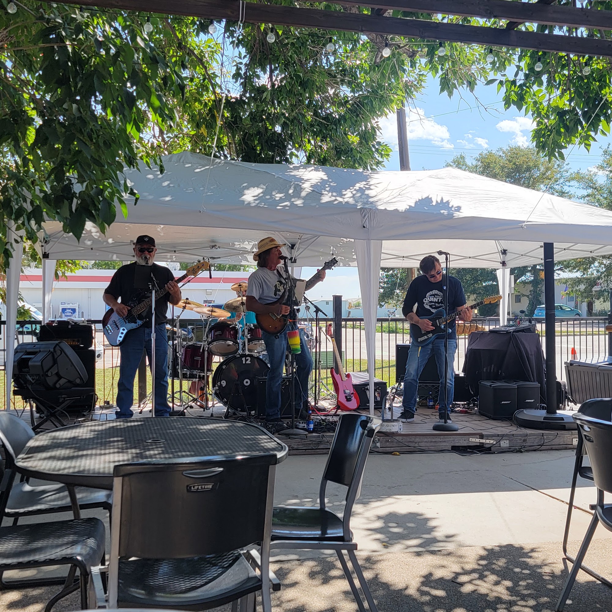 Derby Grille Berthoud