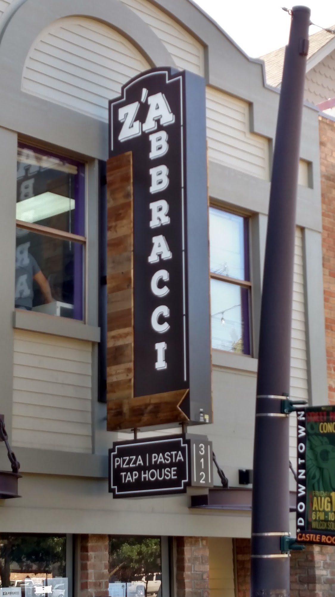 Z'Abbracci - Pizza, Pasta & Tap House Castle Rock