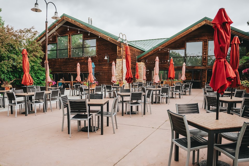 2 Penguins Tap and Grill Centennial