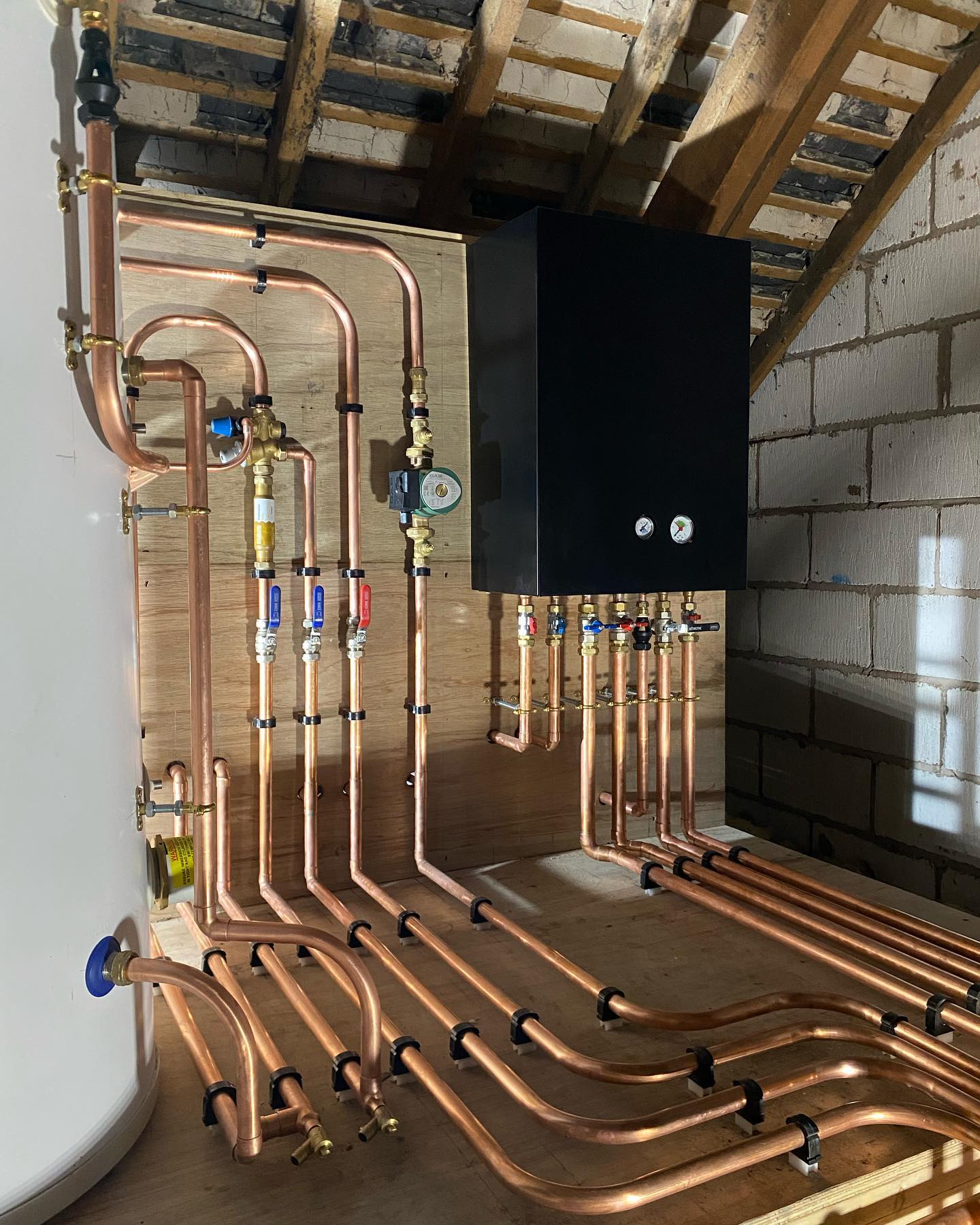 C R Plumbing & Heating