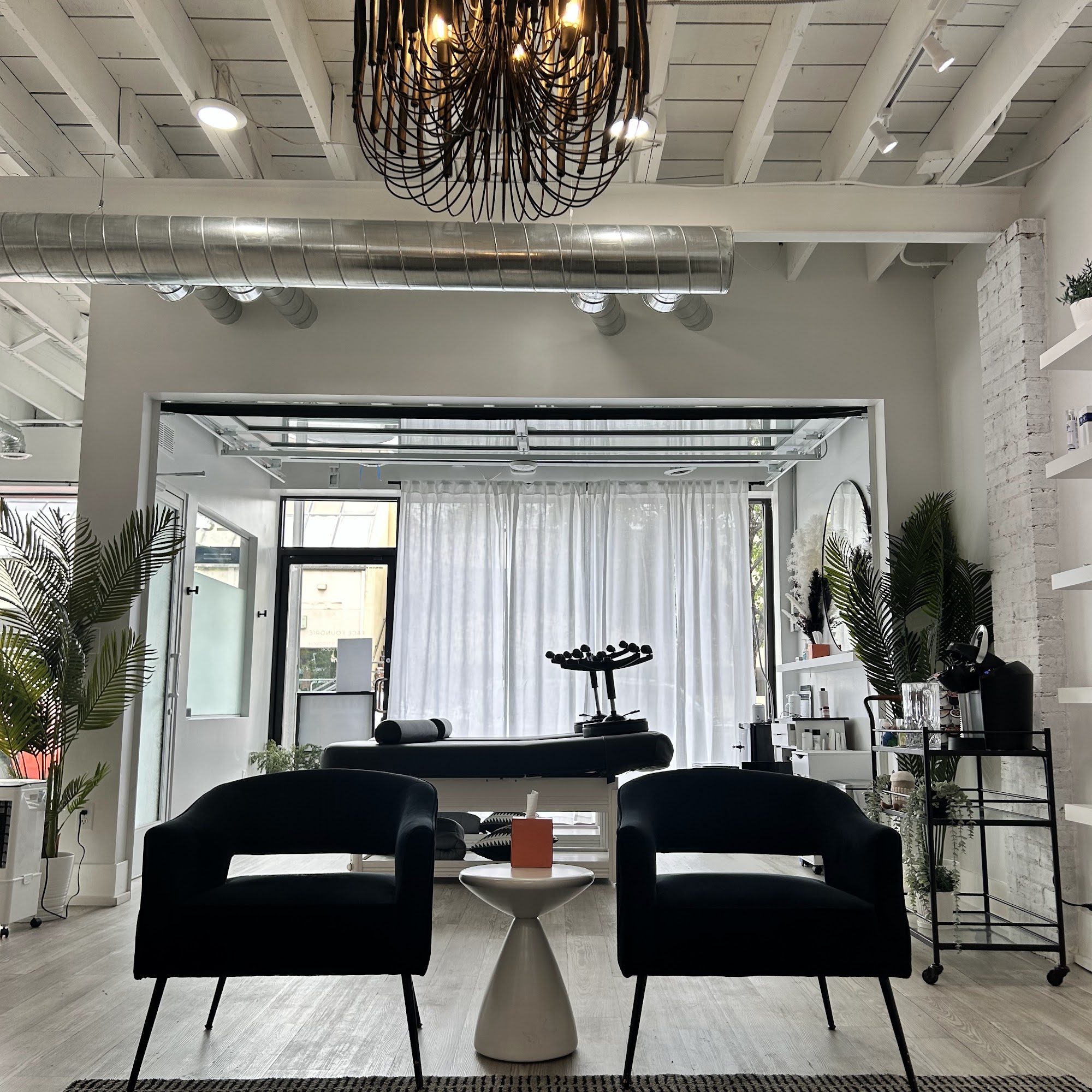 FACE FOUNDRIÉ - Denver (Cherry Creek)