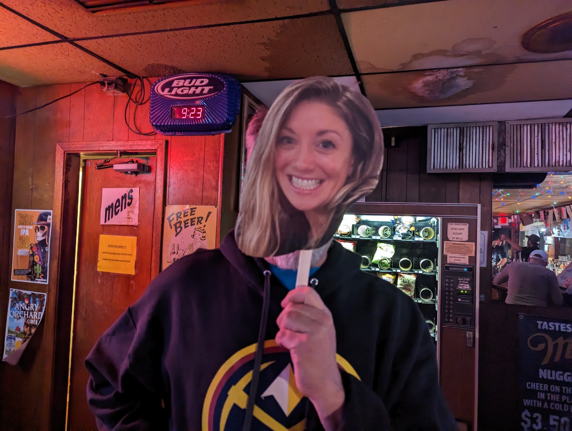 Lakeview Lounge Edgewater