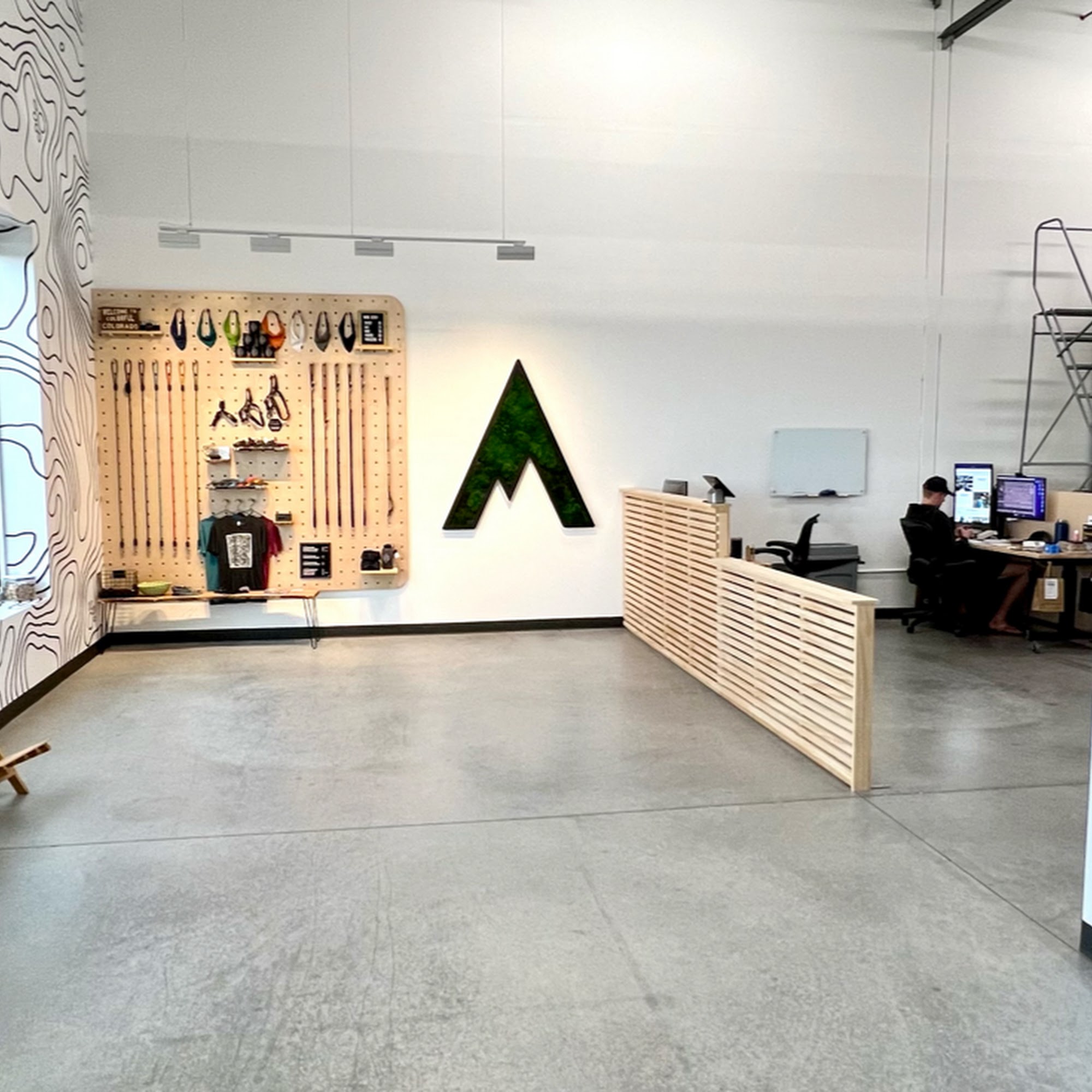 Atlas Pet Company Golden