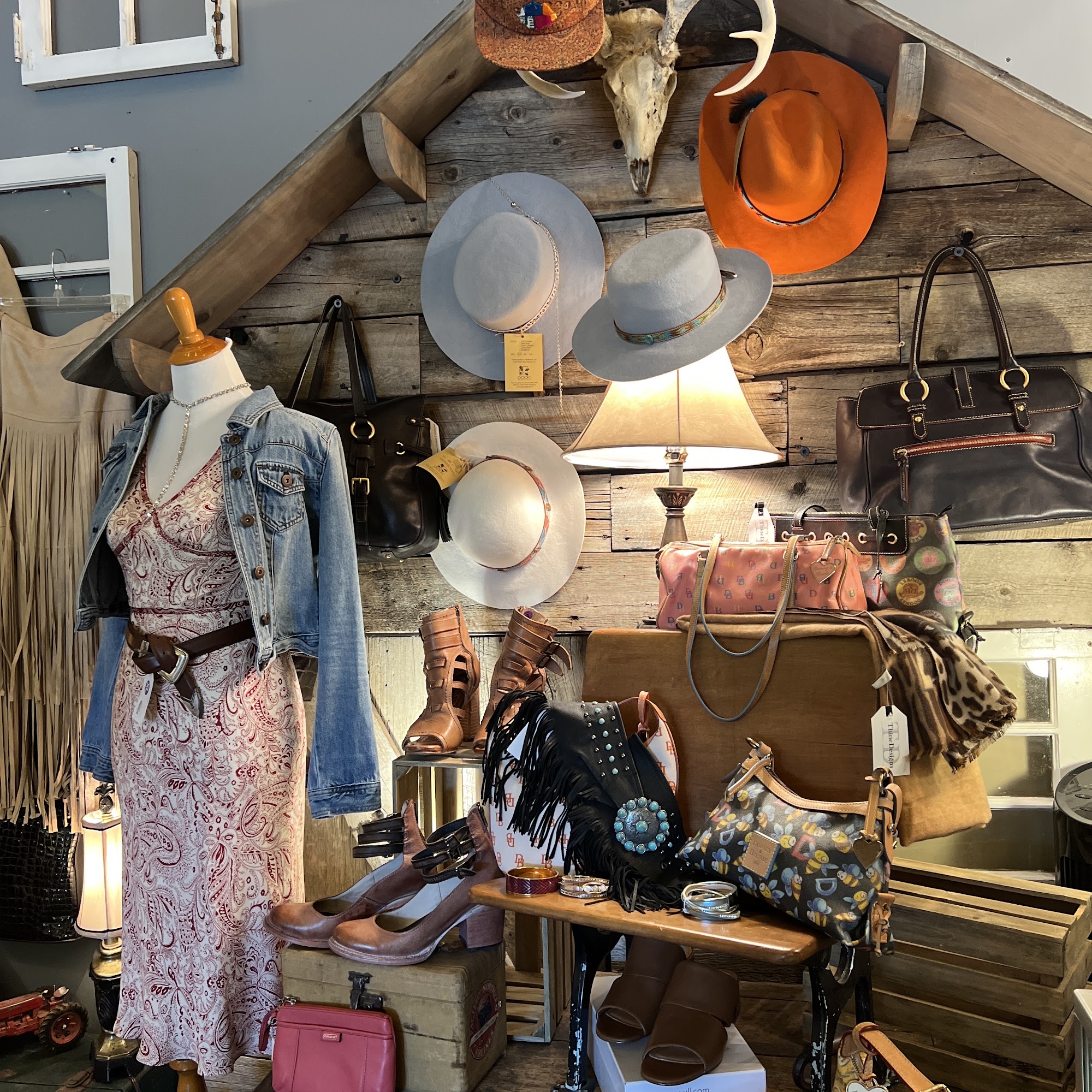 Thine Designs Boutique Consignment Granby