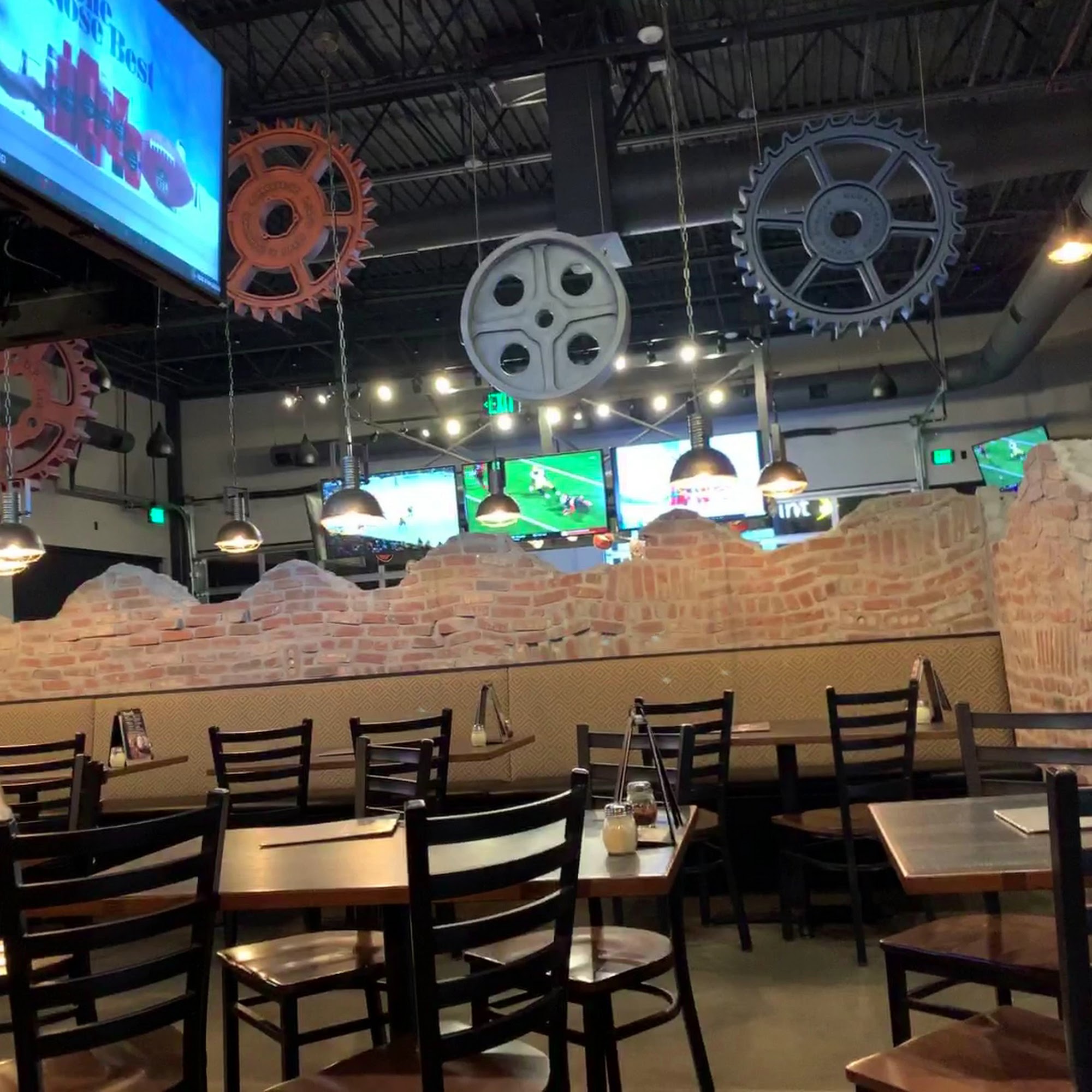 Parry's Pizzeria & Taphouse Johnstown