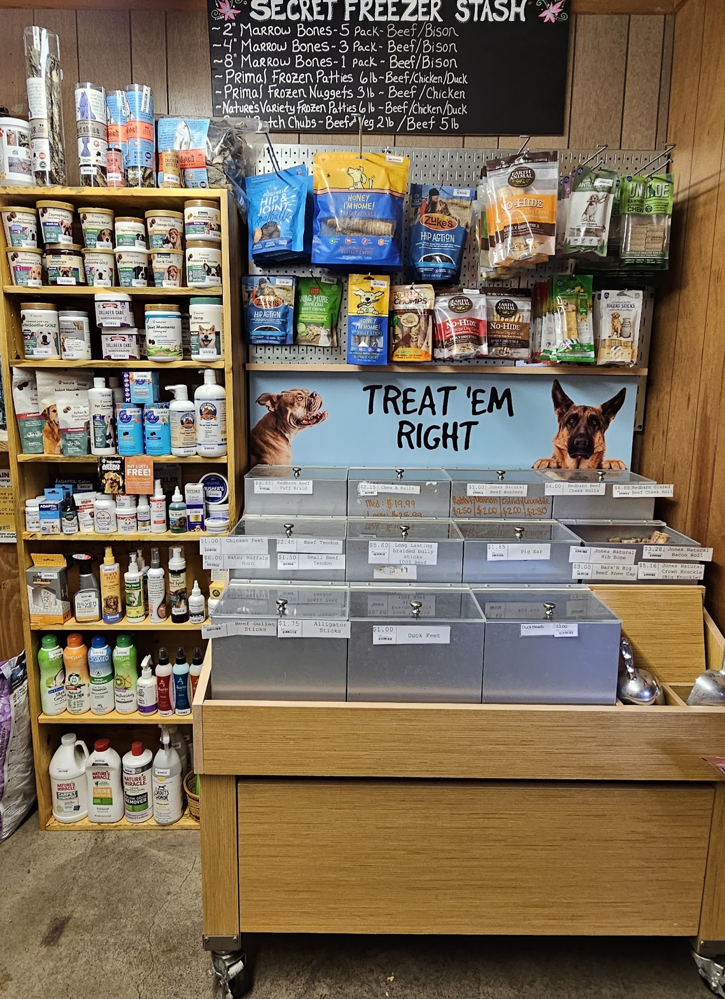 Mountain Dogs Romp & Chomp Leadville