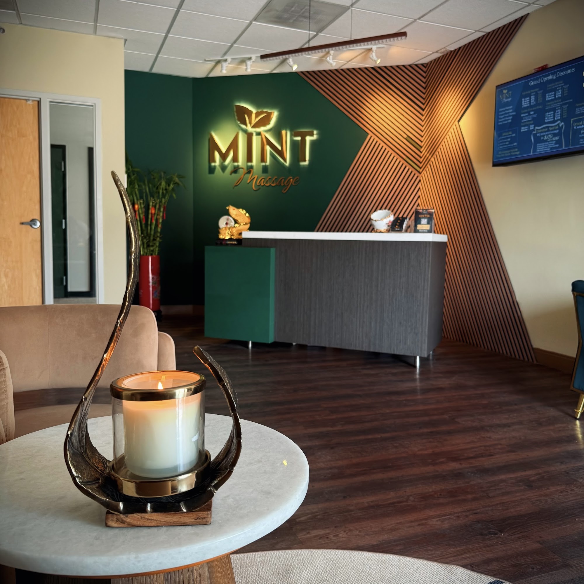 Mint Massage Lone Tree 9233 Park Meadows Dr Suite #112, Lone Tree Colorado 80124