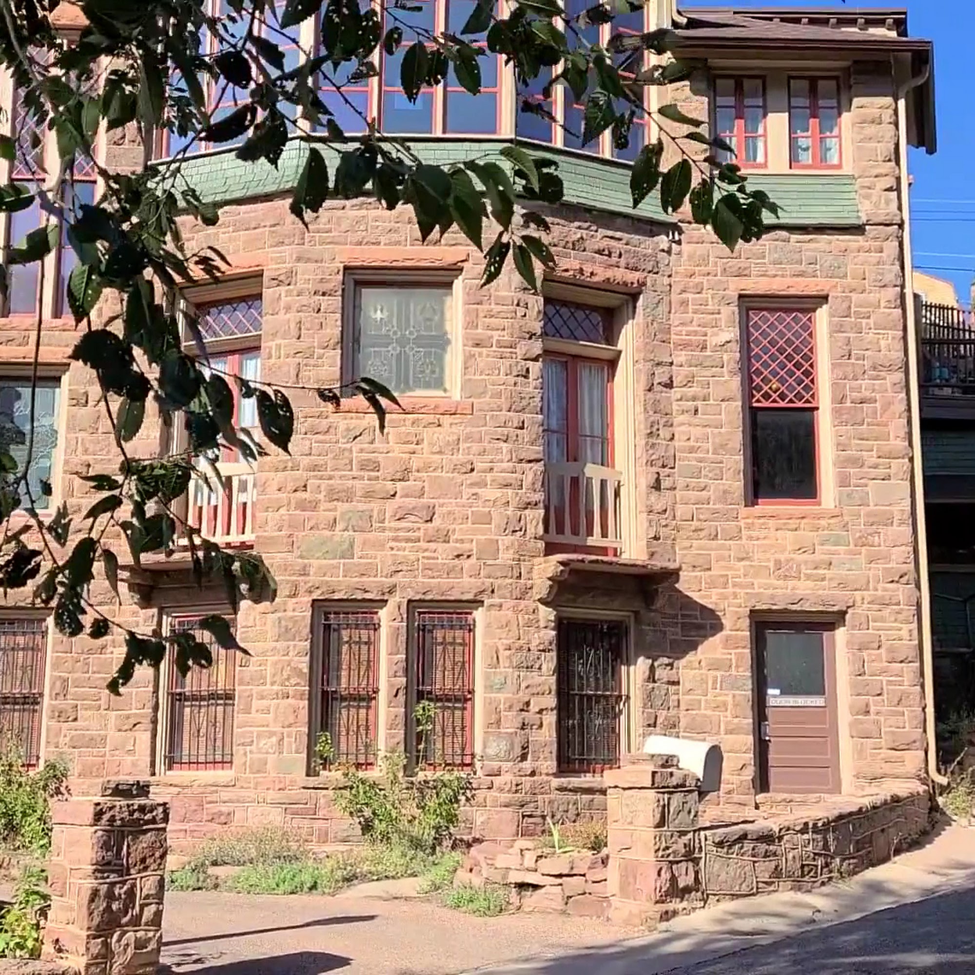 Miramont Castle Museum and The Queen's Parlour Tea Room Manitou Springs