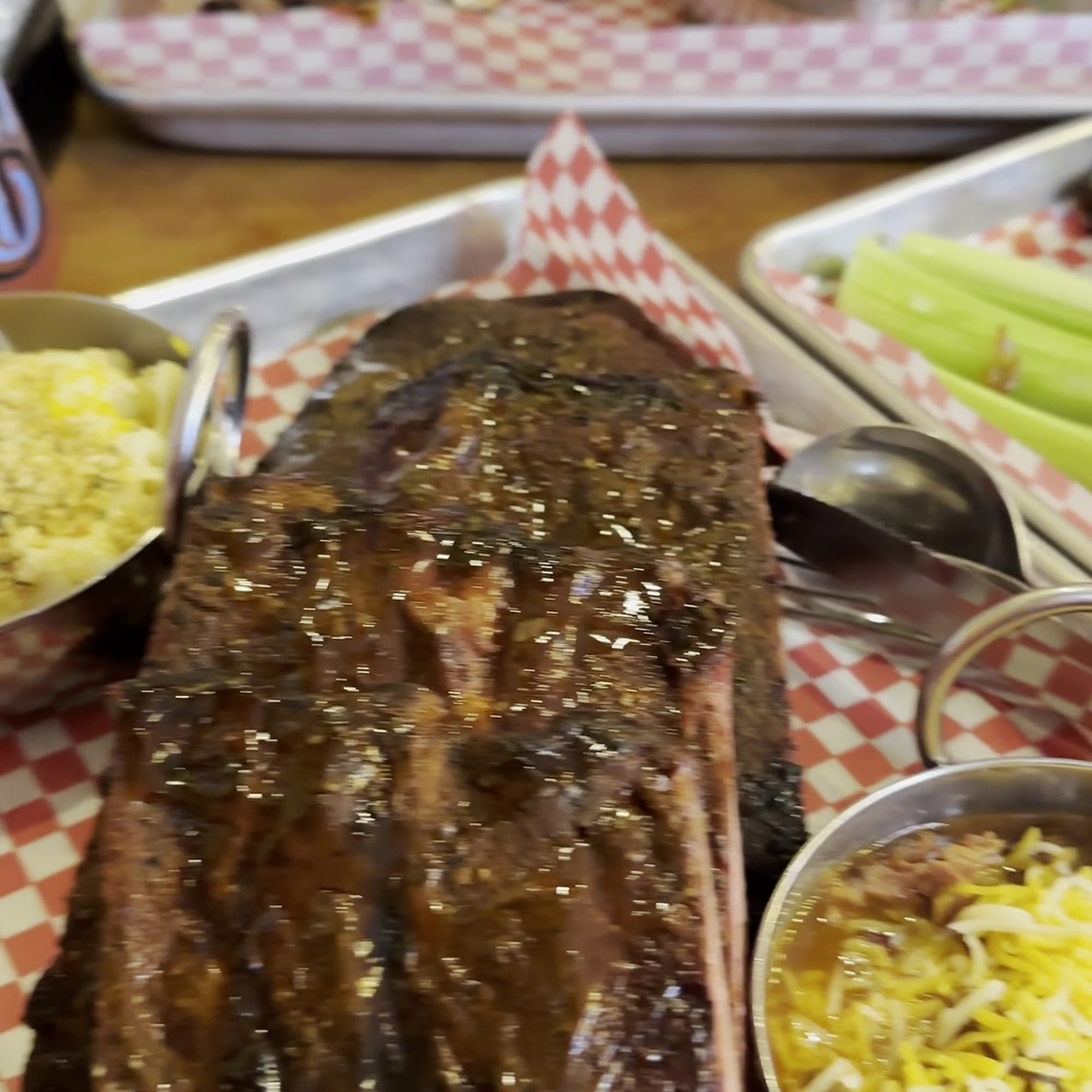 Busey Brews Smokehouse & Brewery Nederland