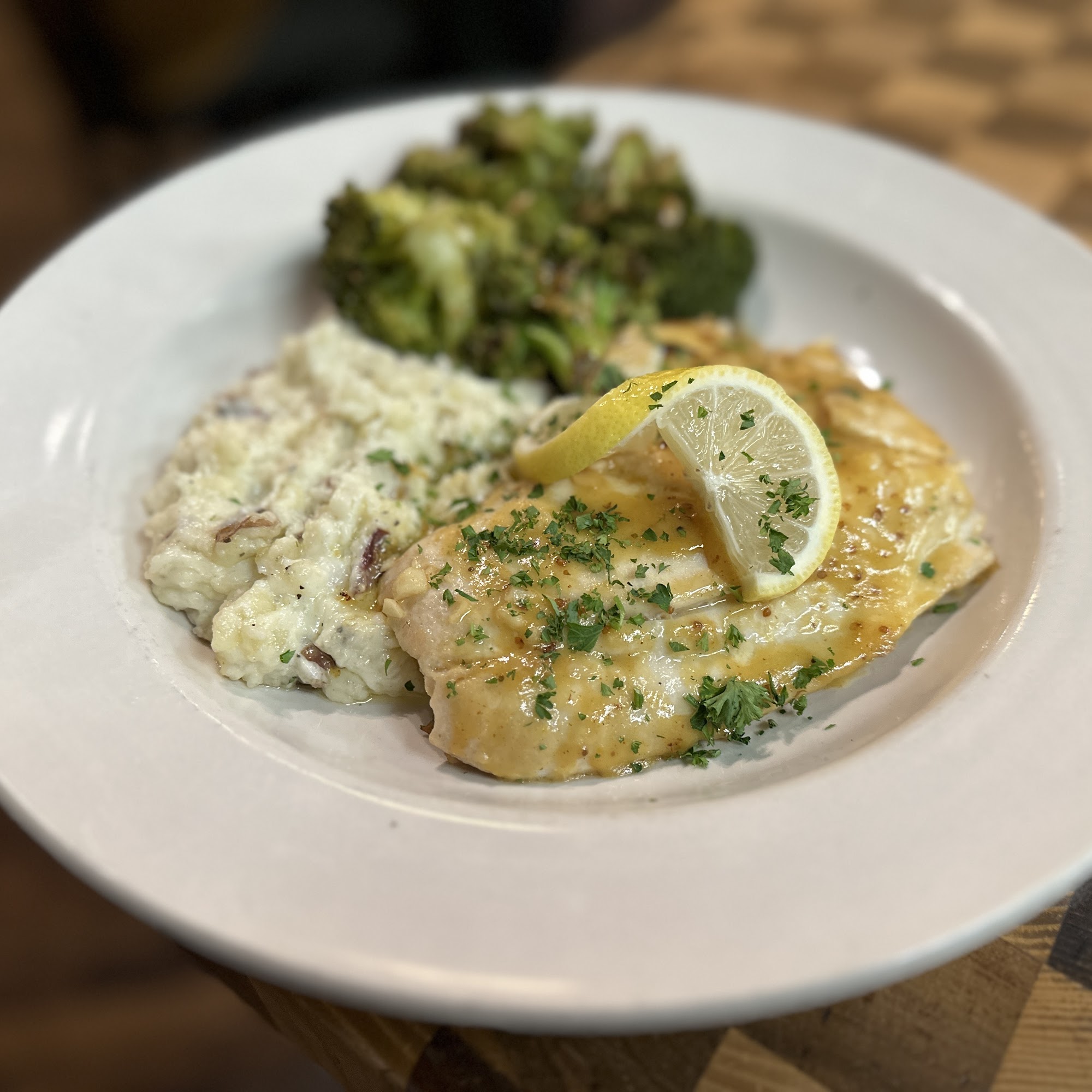 Currents Steak & Seafood Salida