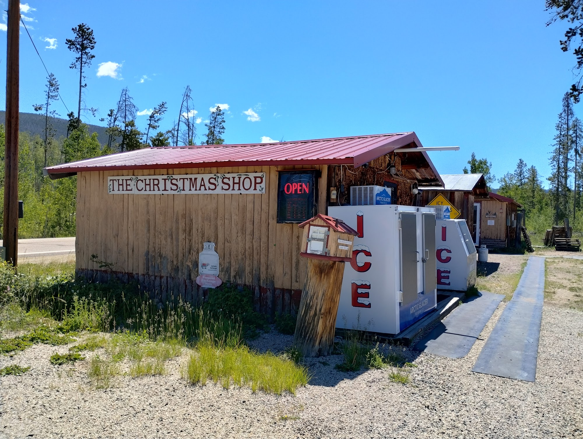 Cabins Gift Shops Walden