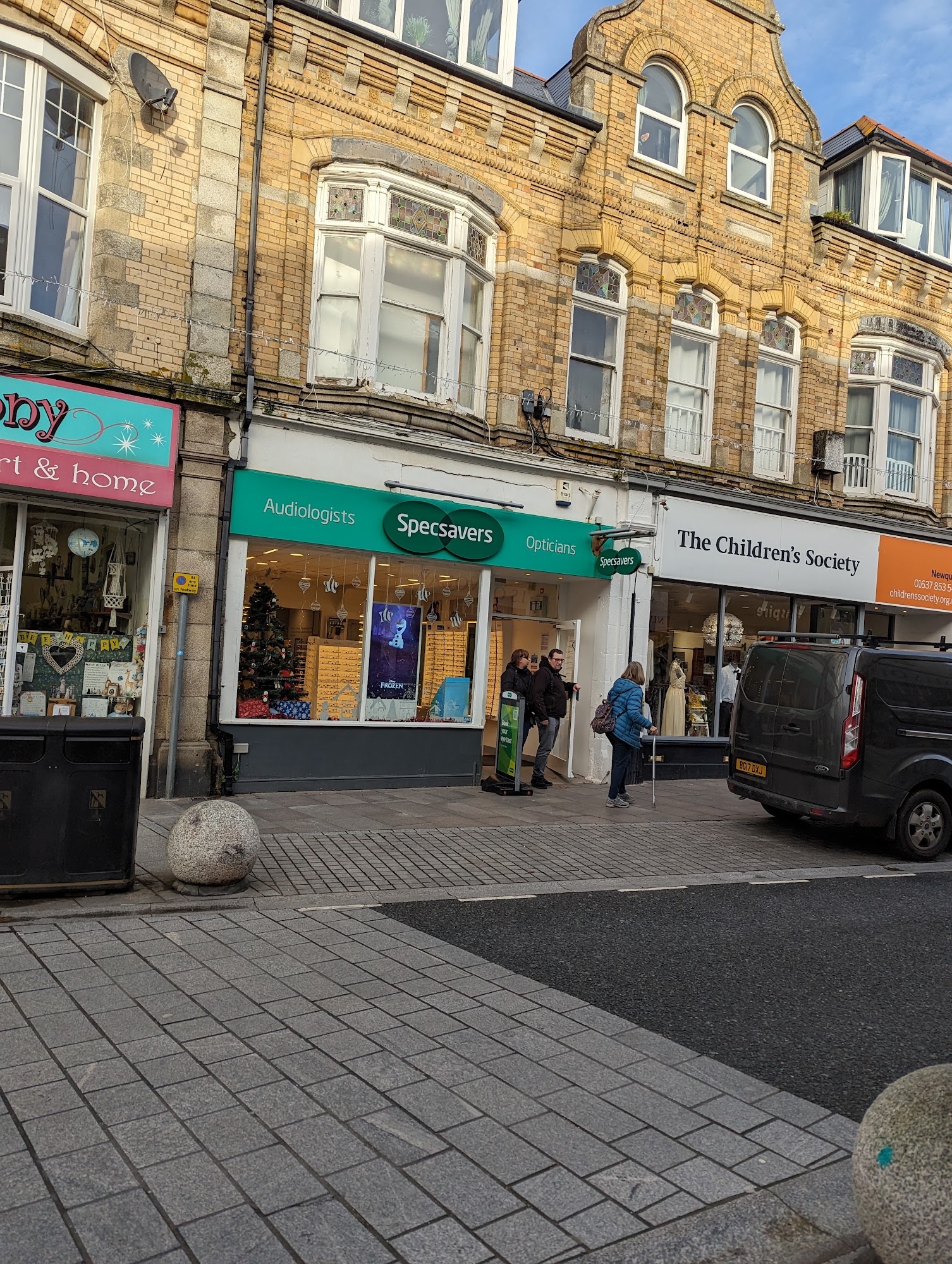 Specsavers Opticians and Audiologists - Newquay