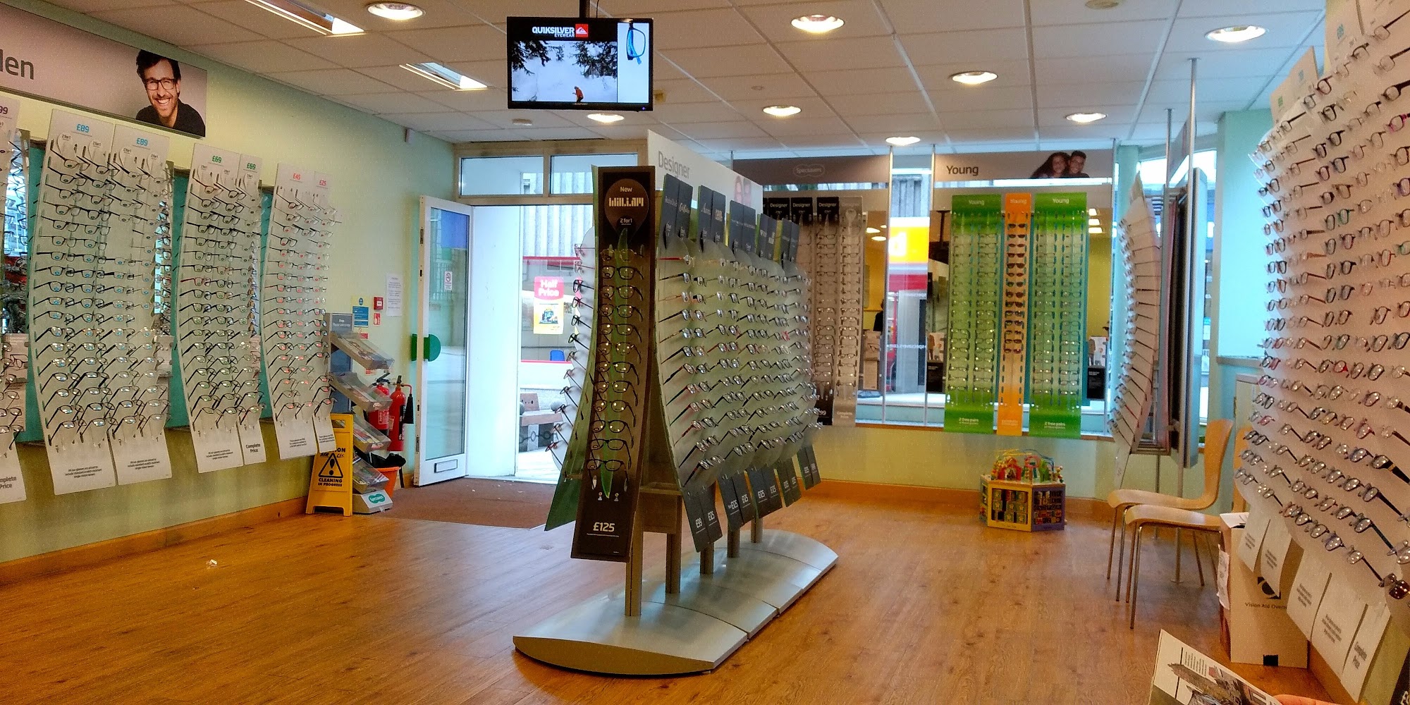 Specsavers Opticians and Audiologists - Redruth