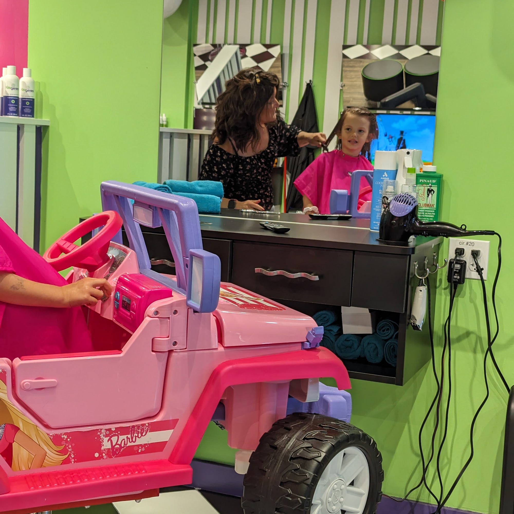 Sharkey's Cuts For Kids - Avon, CT 51 E Main St, Avon Connecticut 06001