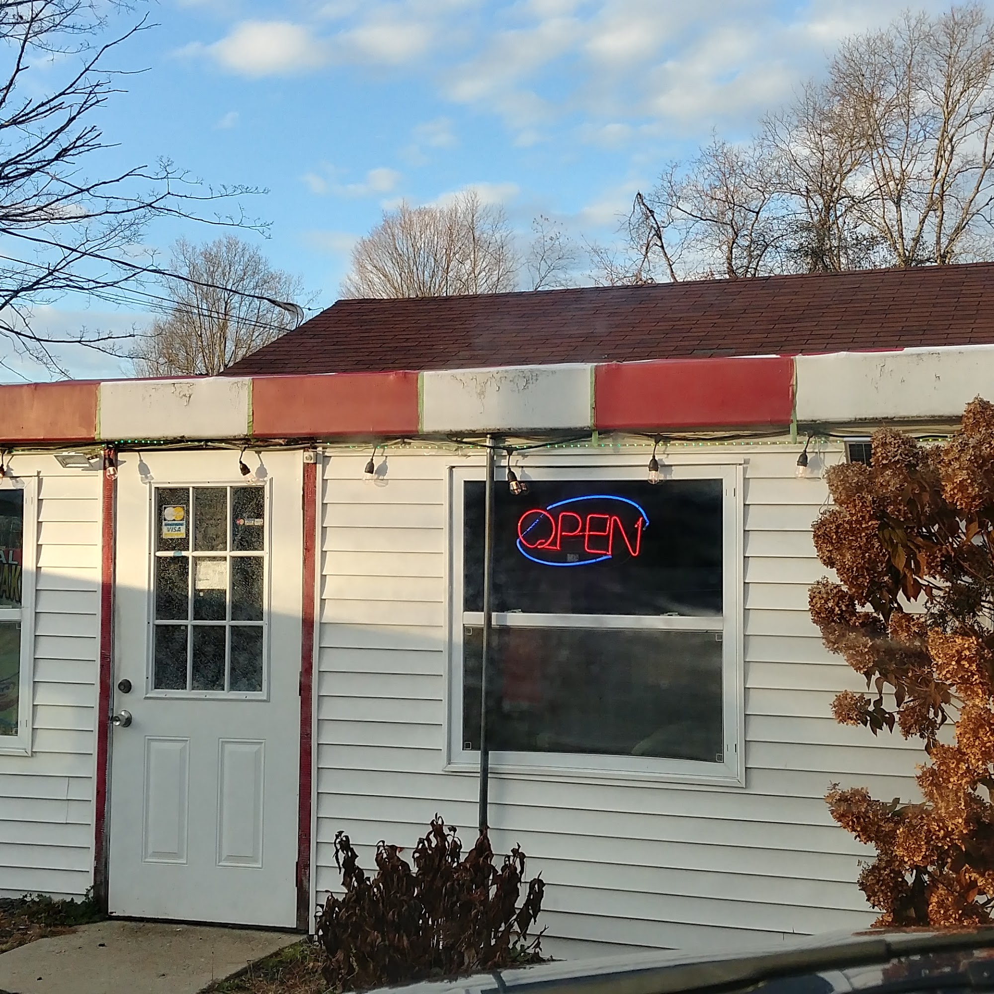 Roadside Eats (formerly Bethel Hot Dog Palace) Bethel