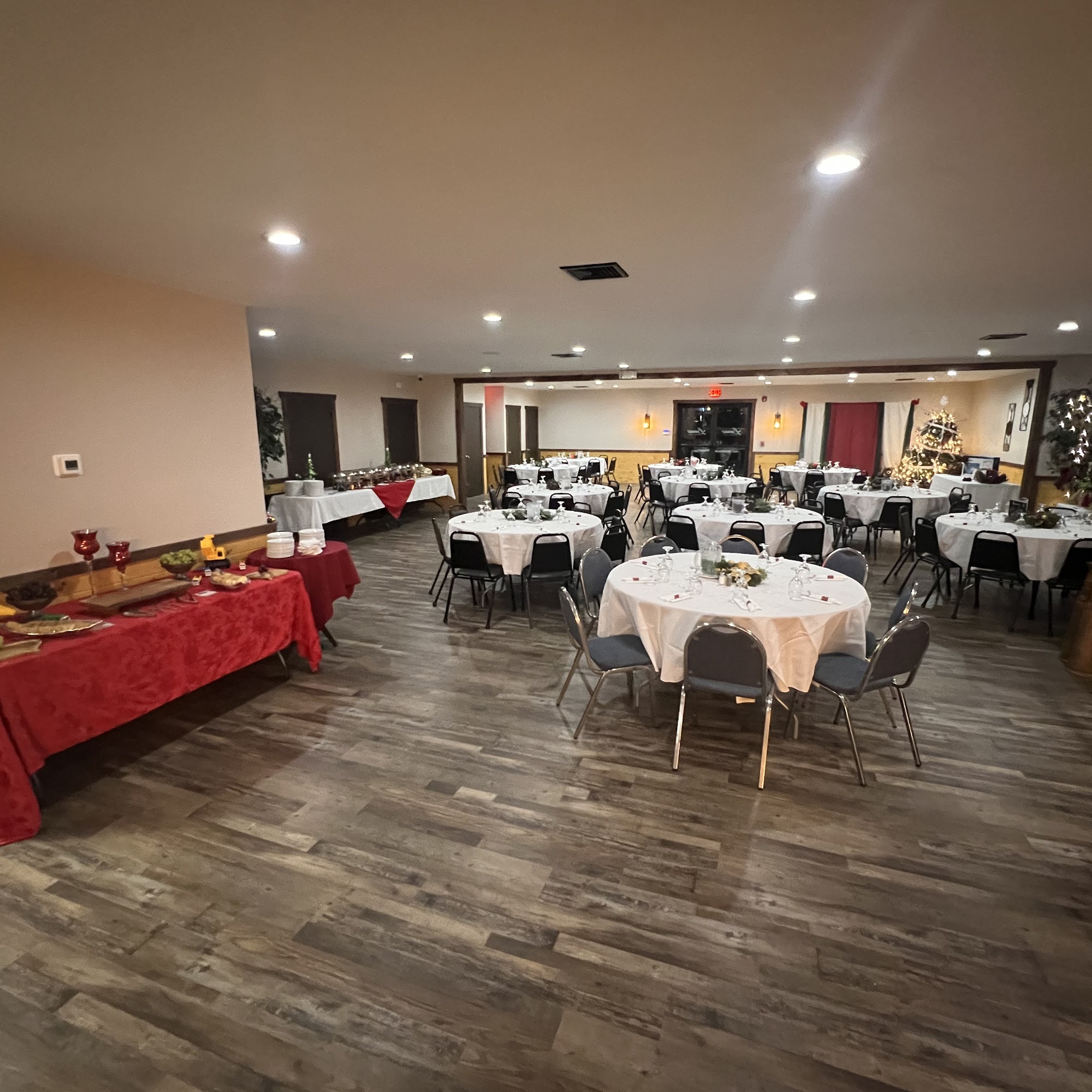 Luna’s Banquet Hall