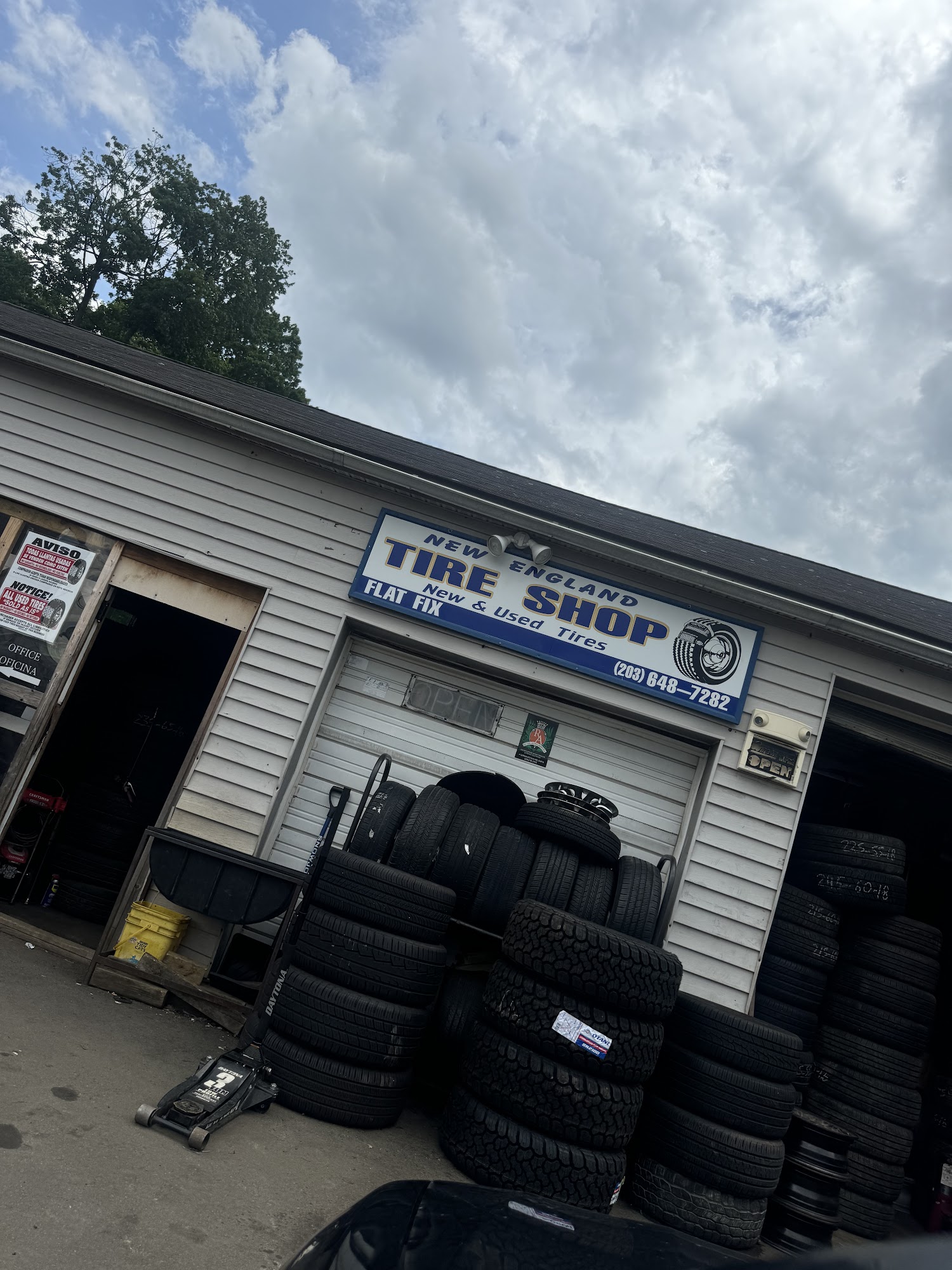 NEW ENGLAND TIRE SHOP