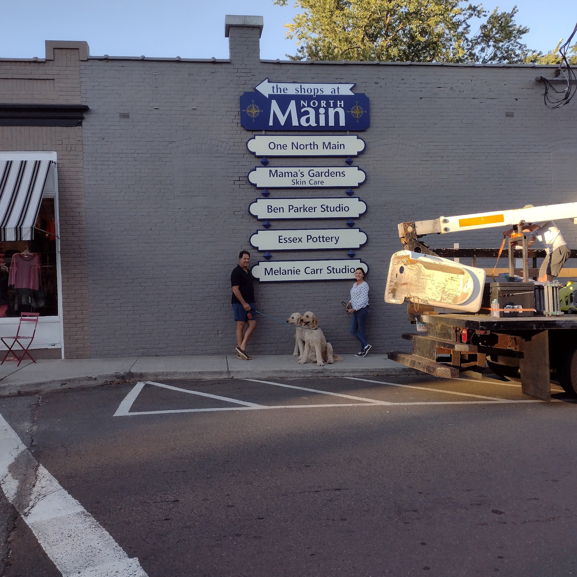 Signs Plus Graphx Deep River