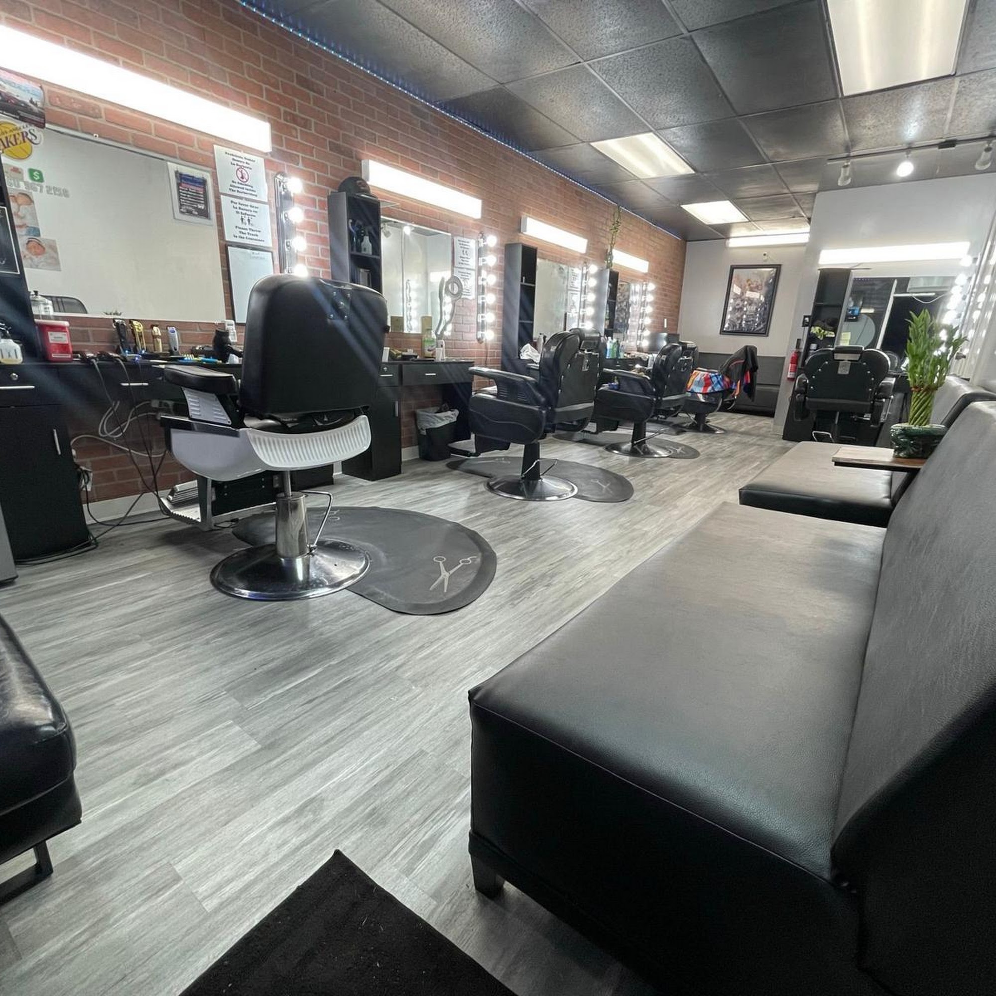 Jonny Style Barbershop 539 Zion St, Hartford Connecticut 06106