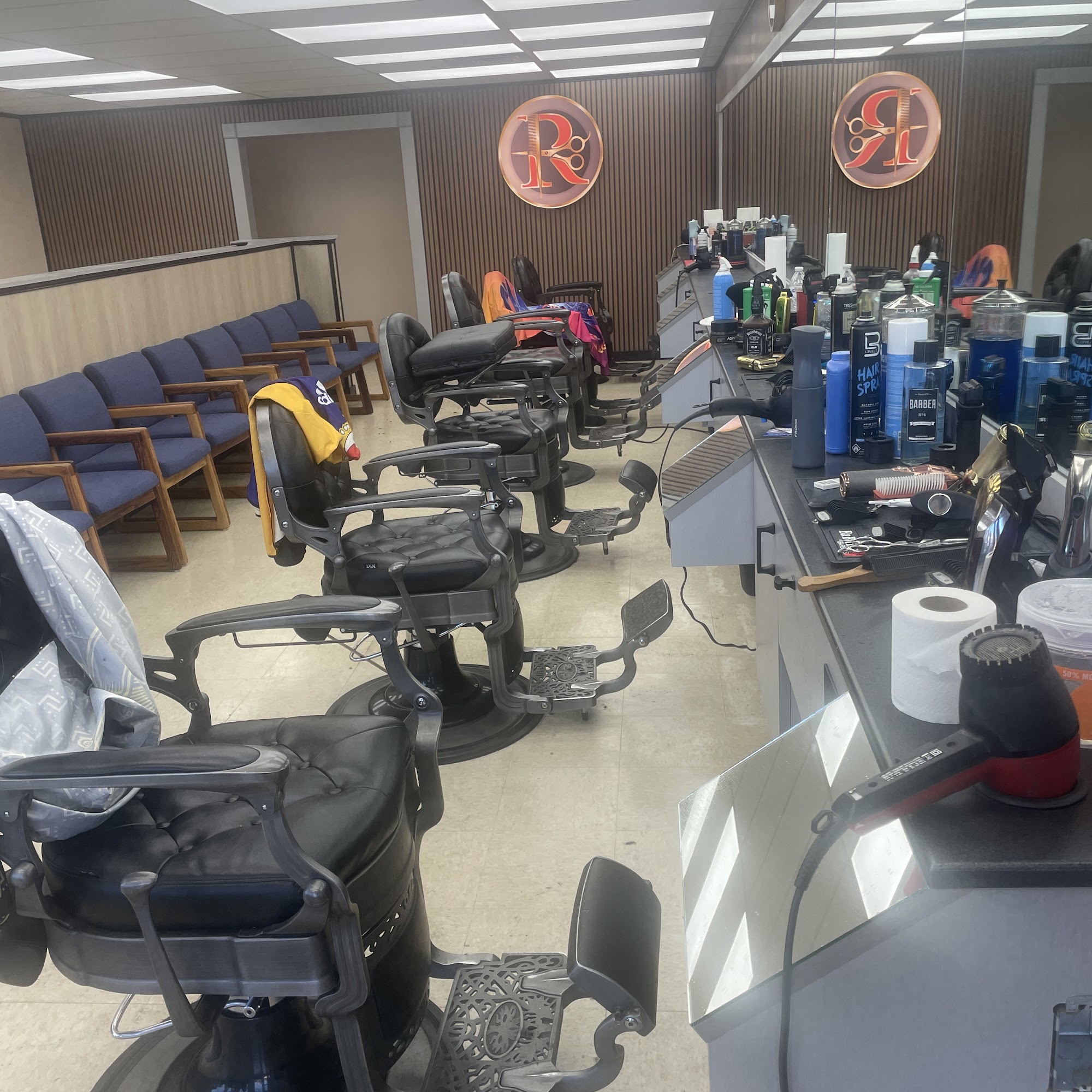 Rodriguez Barbershop 2 21 Whitney St, Hartford Connecticut 06105