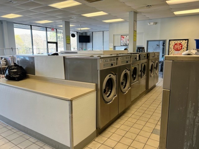 Naugatuck Laundromat - Washing Machine of Naugatuck