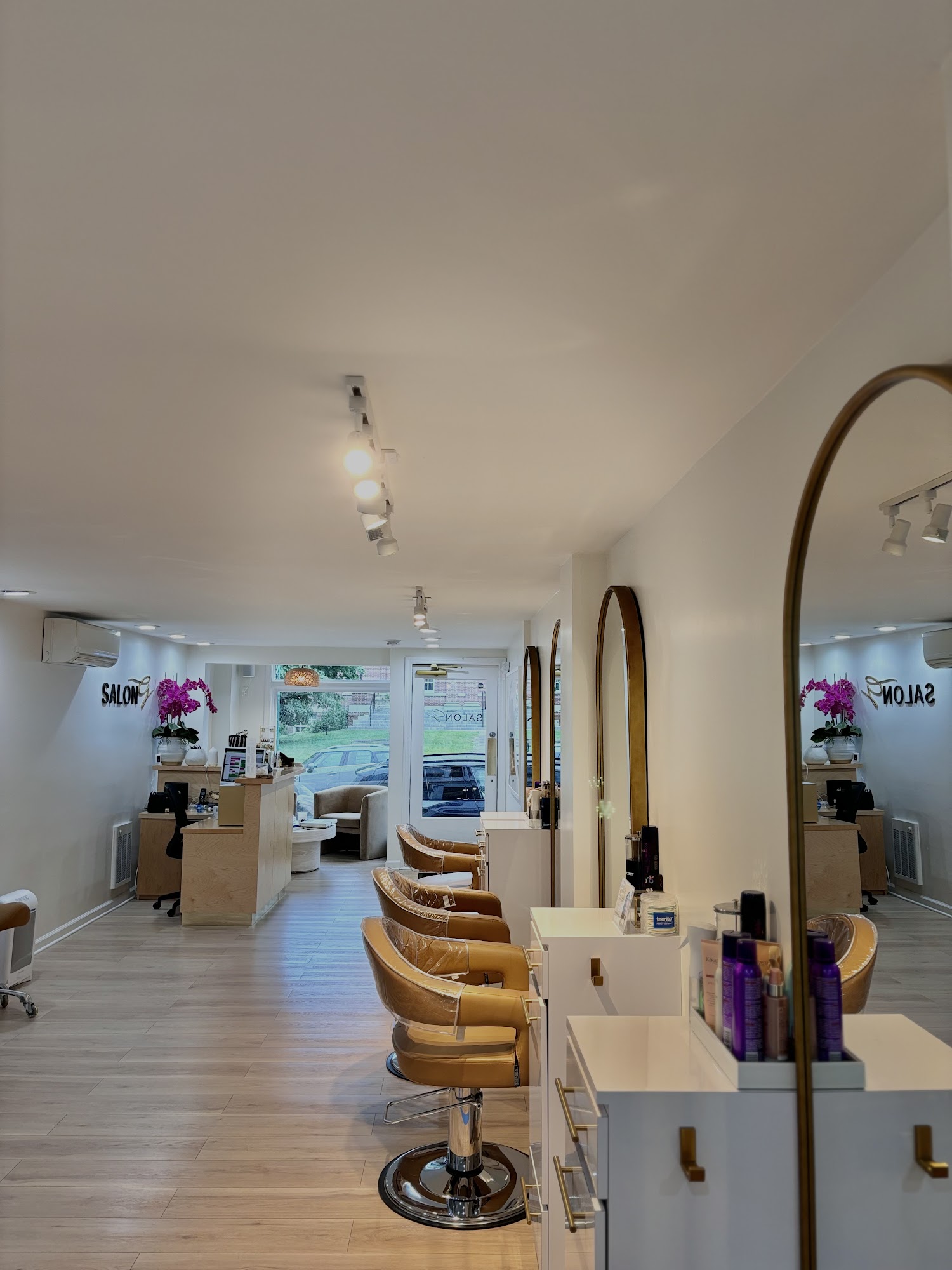 Salon G 64 Main St, New Canaan Connecticut 06840