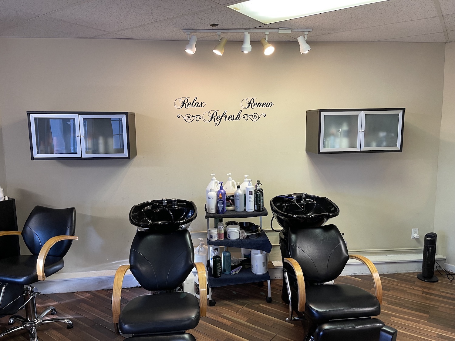 Tres Bien Salon 908 Whalley Ave, New Haven Connecticut 06515