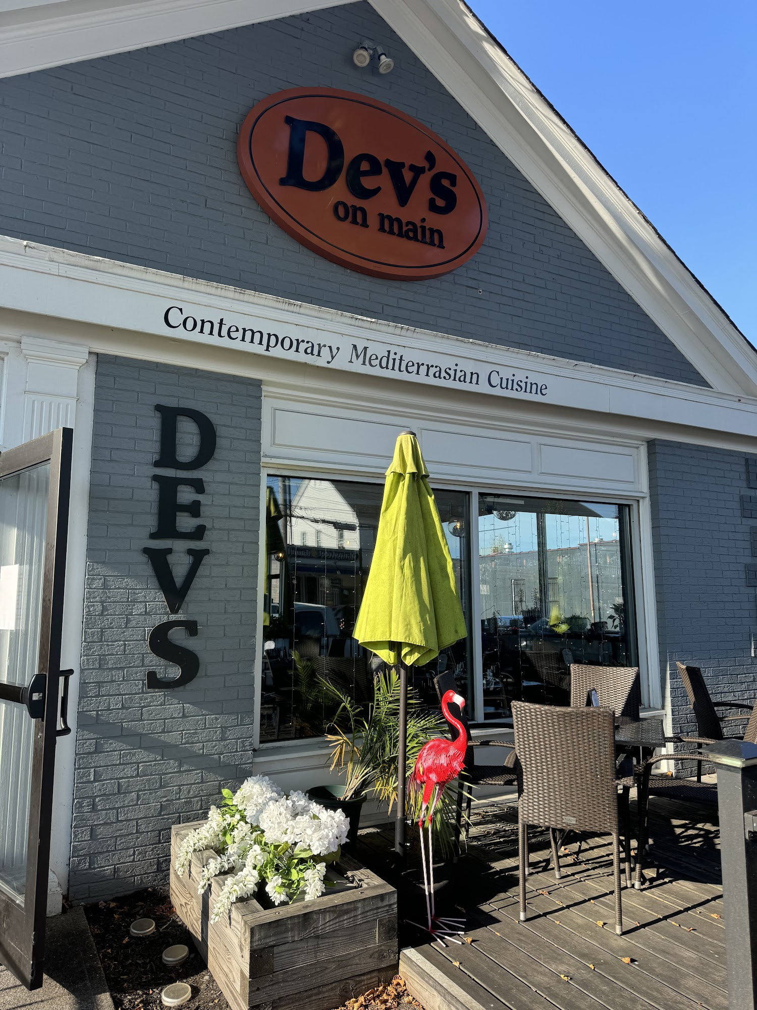 Dev's On Main Niantic