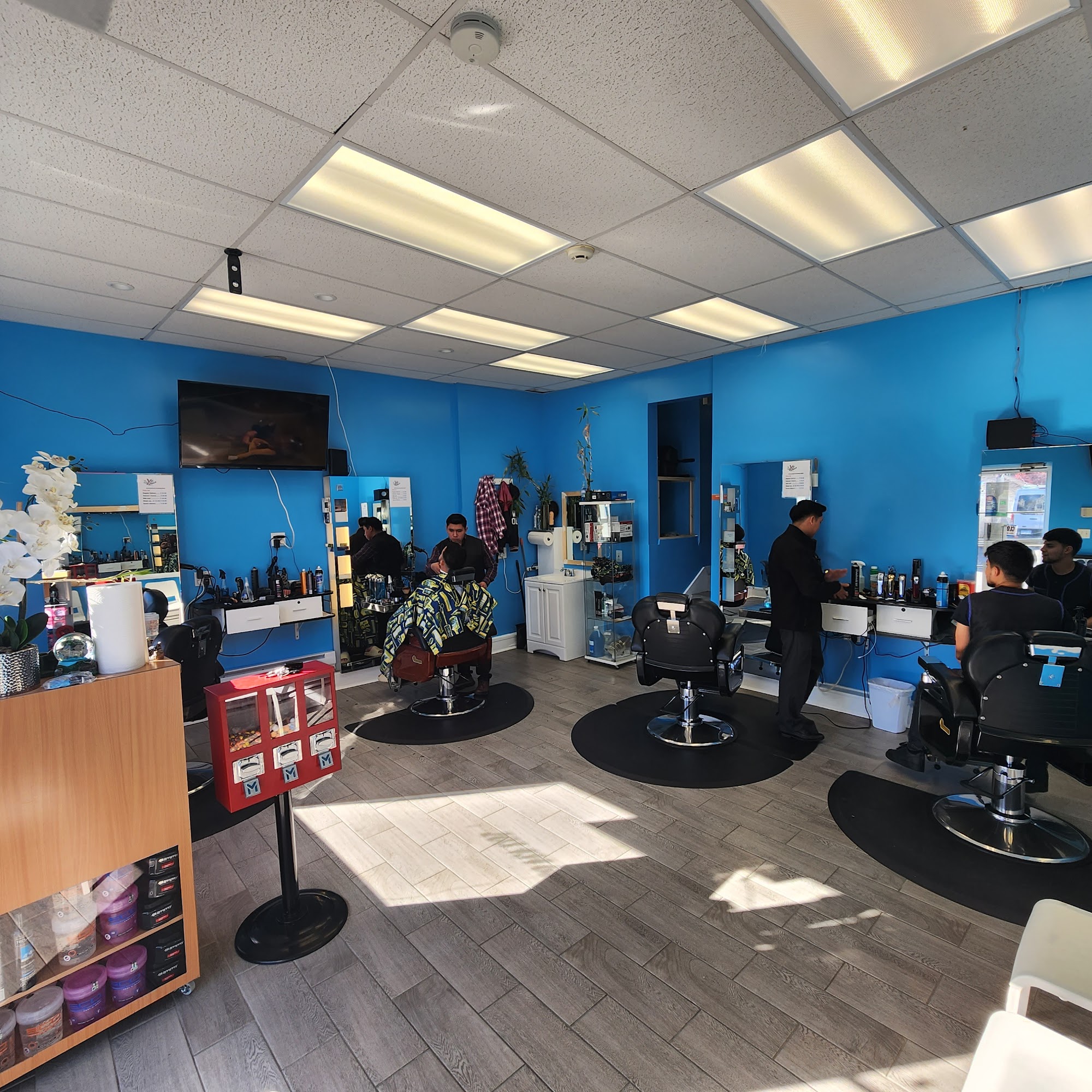 Alejandra's barber shop 21a Bouton St, Norwalk Connecticut 06854