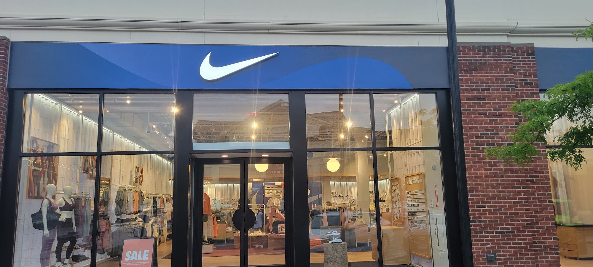 Nike Evergreen Walk South Windsor