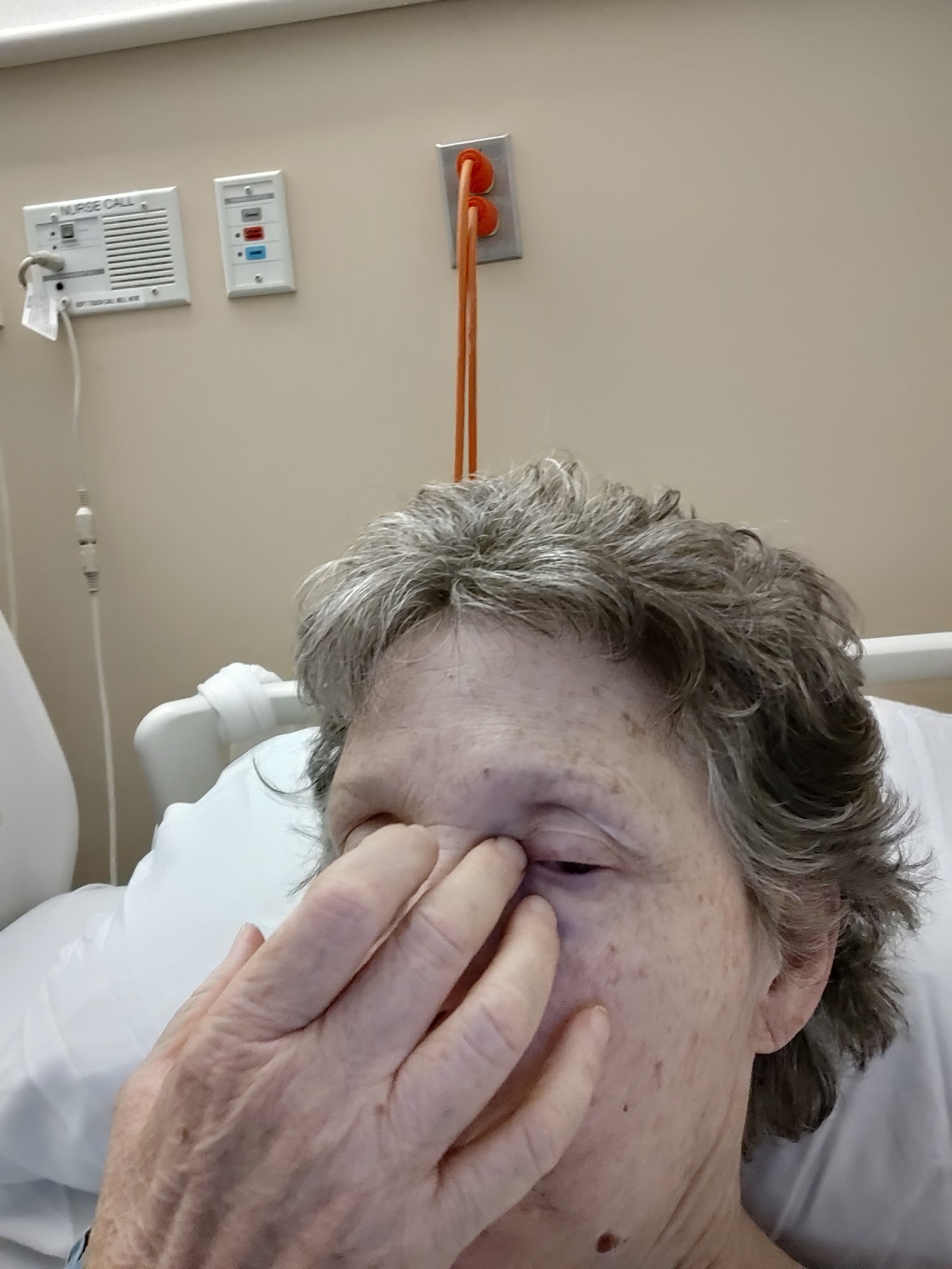 The Eye Care Group: Lesser, Robert L., MD