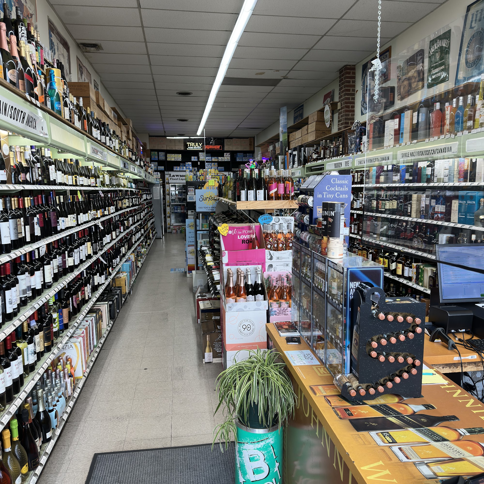 Twin grapes wine and liquor