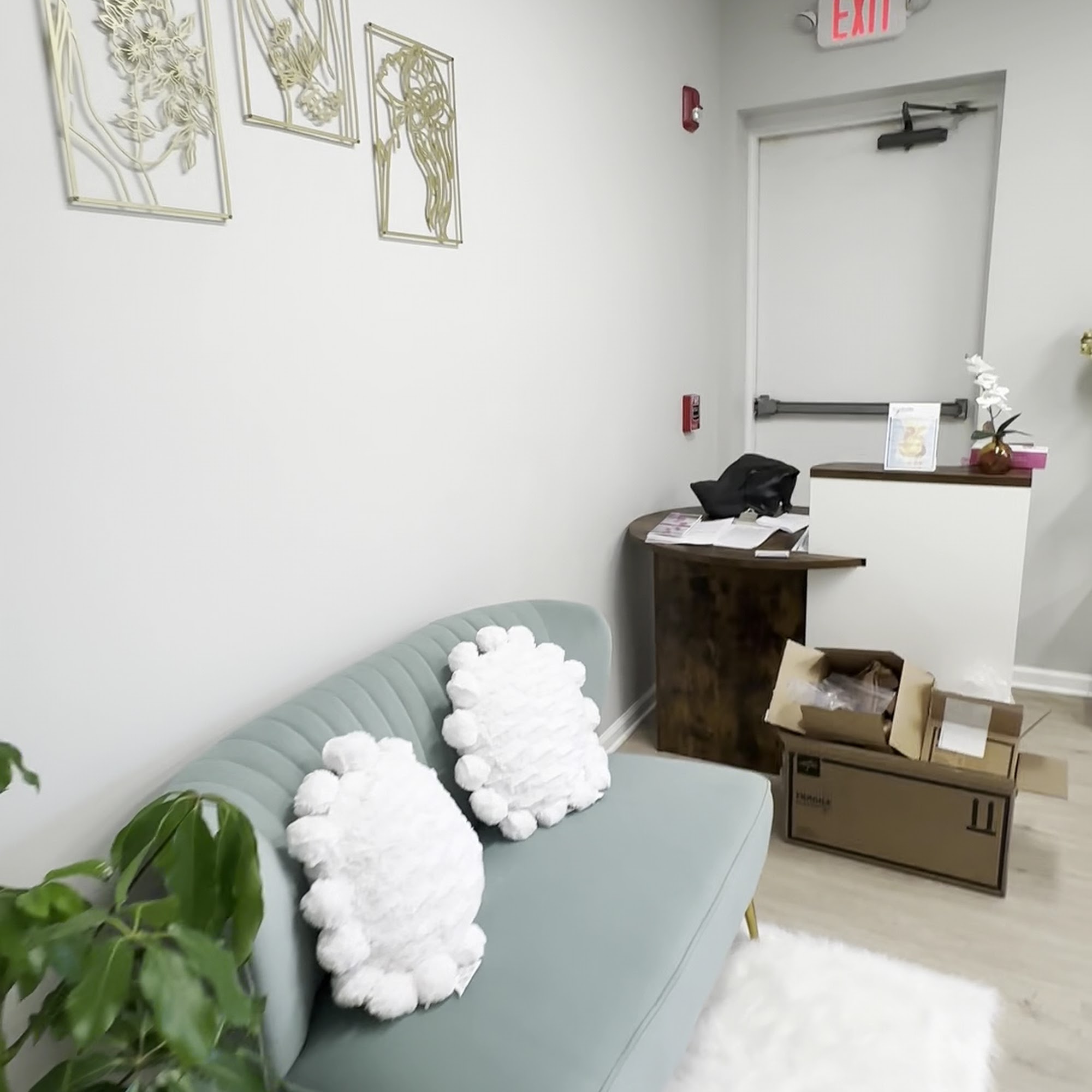 Majestic Beauty Bar and Spa LLC