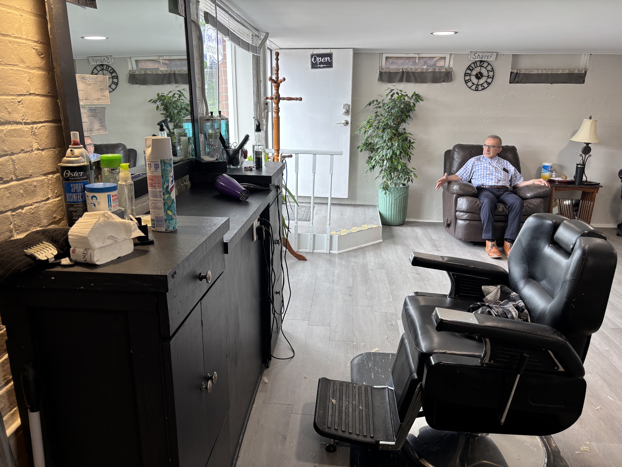 Pilgrim Barber Shop & Styling 11 High St # 8, Suffield Connecticut 06078