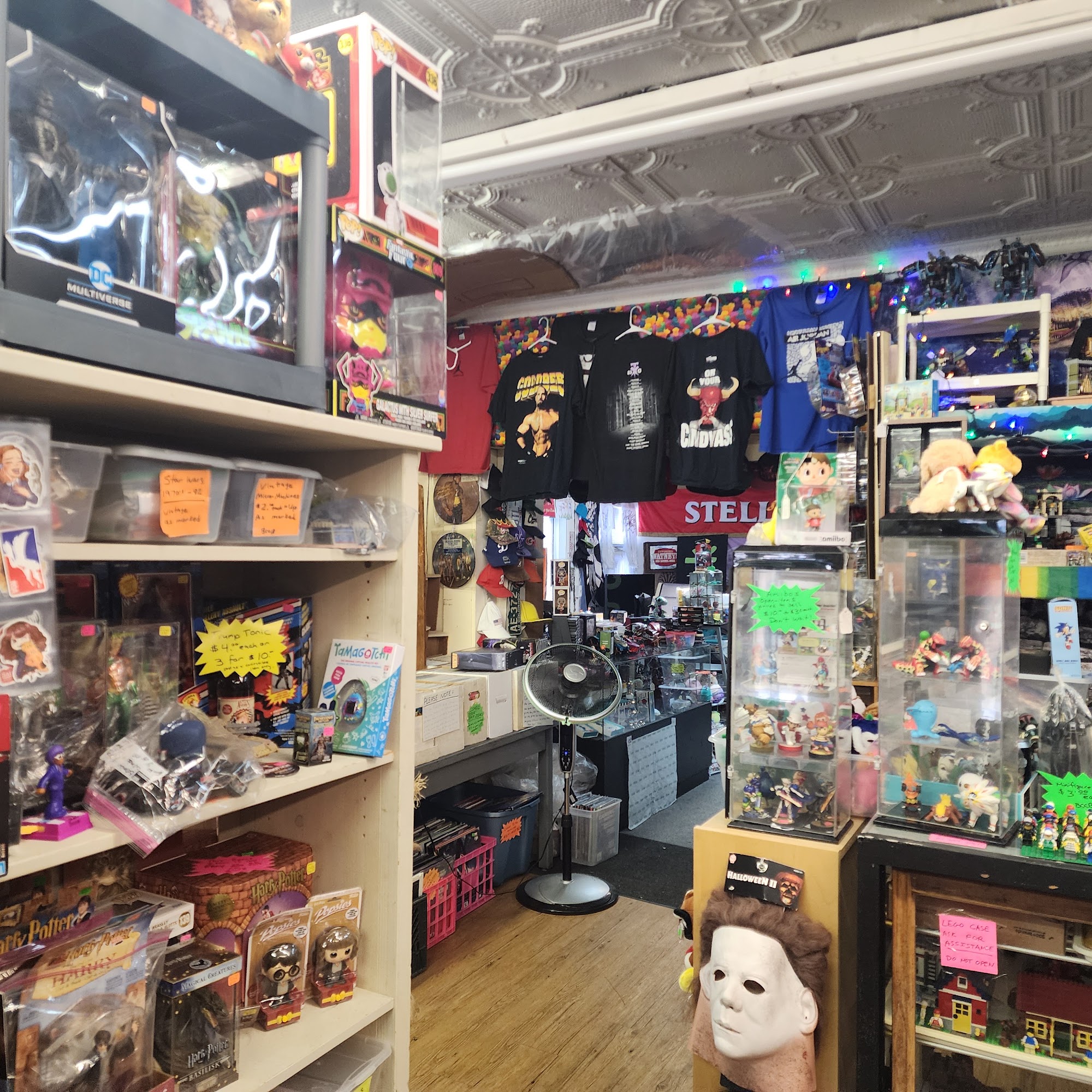 Black Cat Collectibles LLC 274 E Main St, Torrington Connecticut 06790