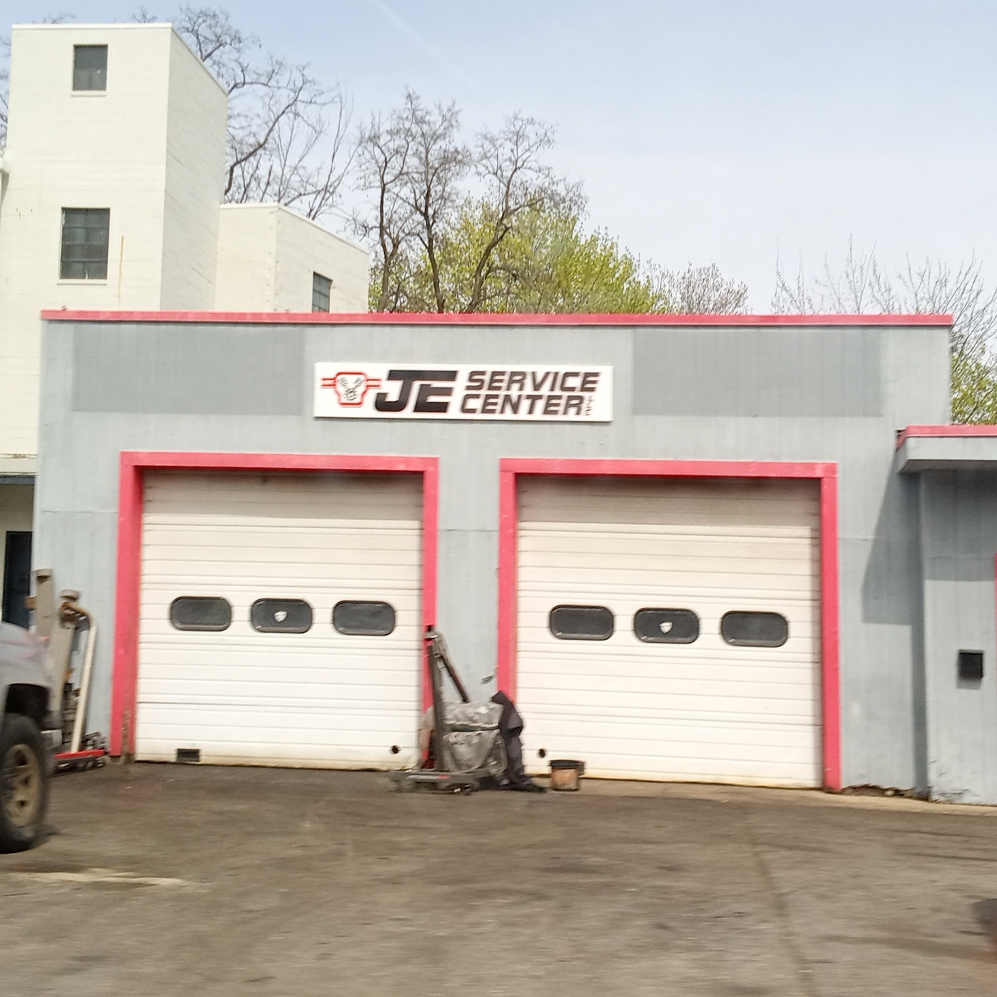 JE Service Center LLC Torrington