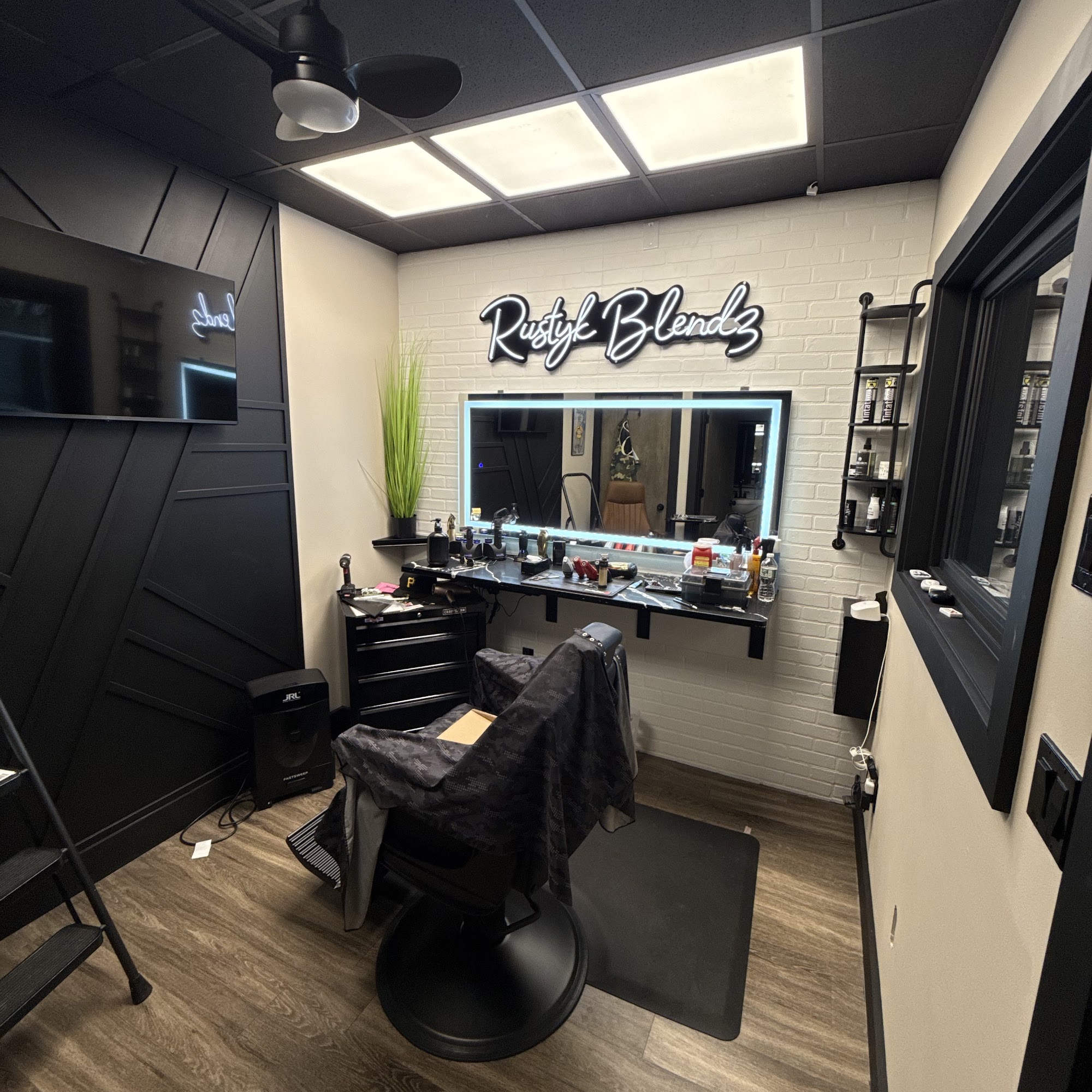 Rustykblendz 668 Campbell Ave, West Haven Connecticut 06516