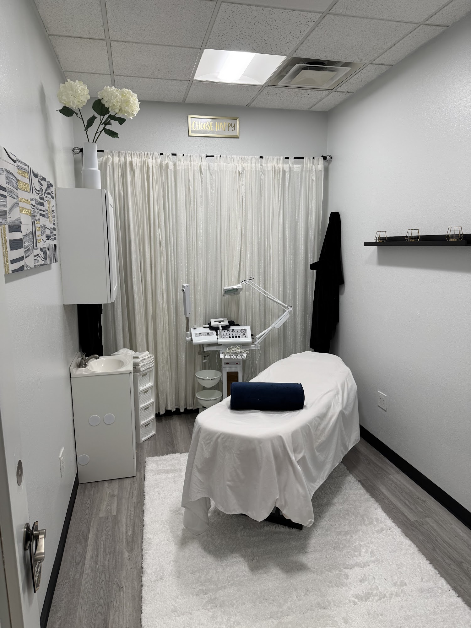 C Alan Salon Suites 2350 Washington Pl NE Suite 104N, Washington DC 20018