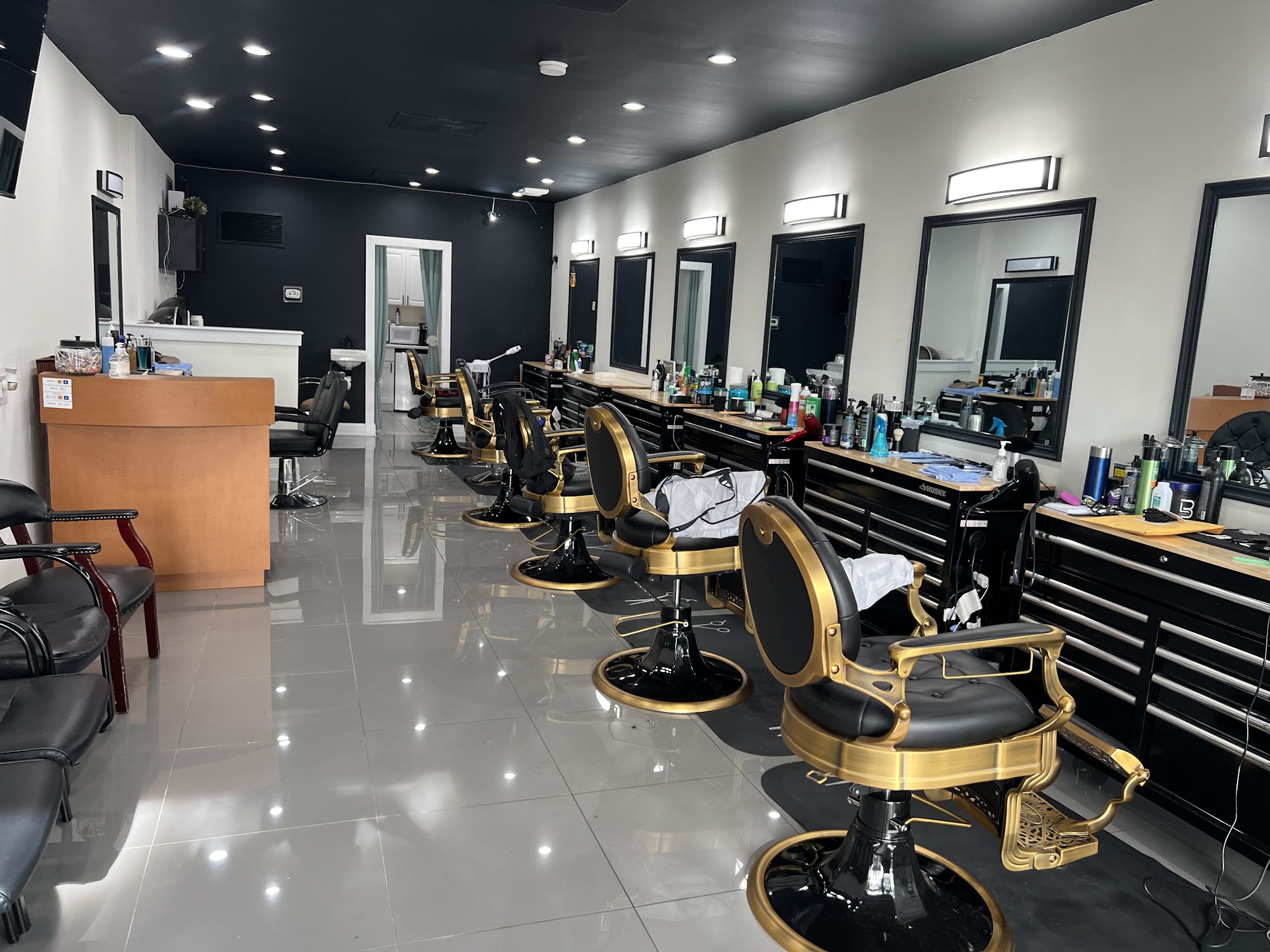 RoyalBarberShopSalon 4620 14th St NW, Washington DC 20011