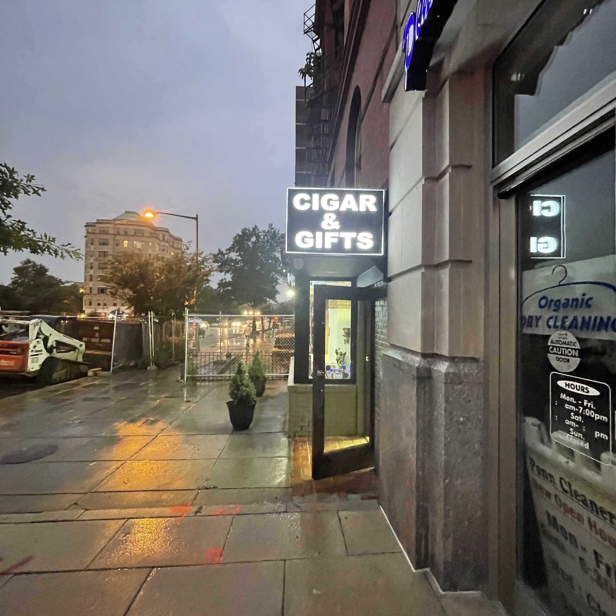 Velvet's Dispensary & Smoke Shop Washington