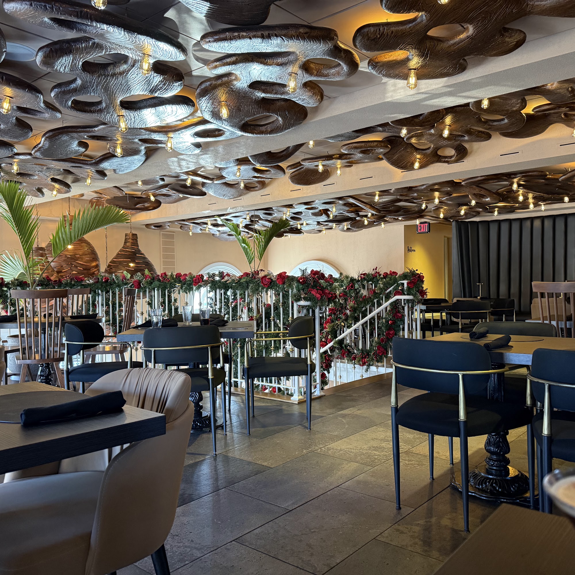 Pithari 1 W Main St, Middletown