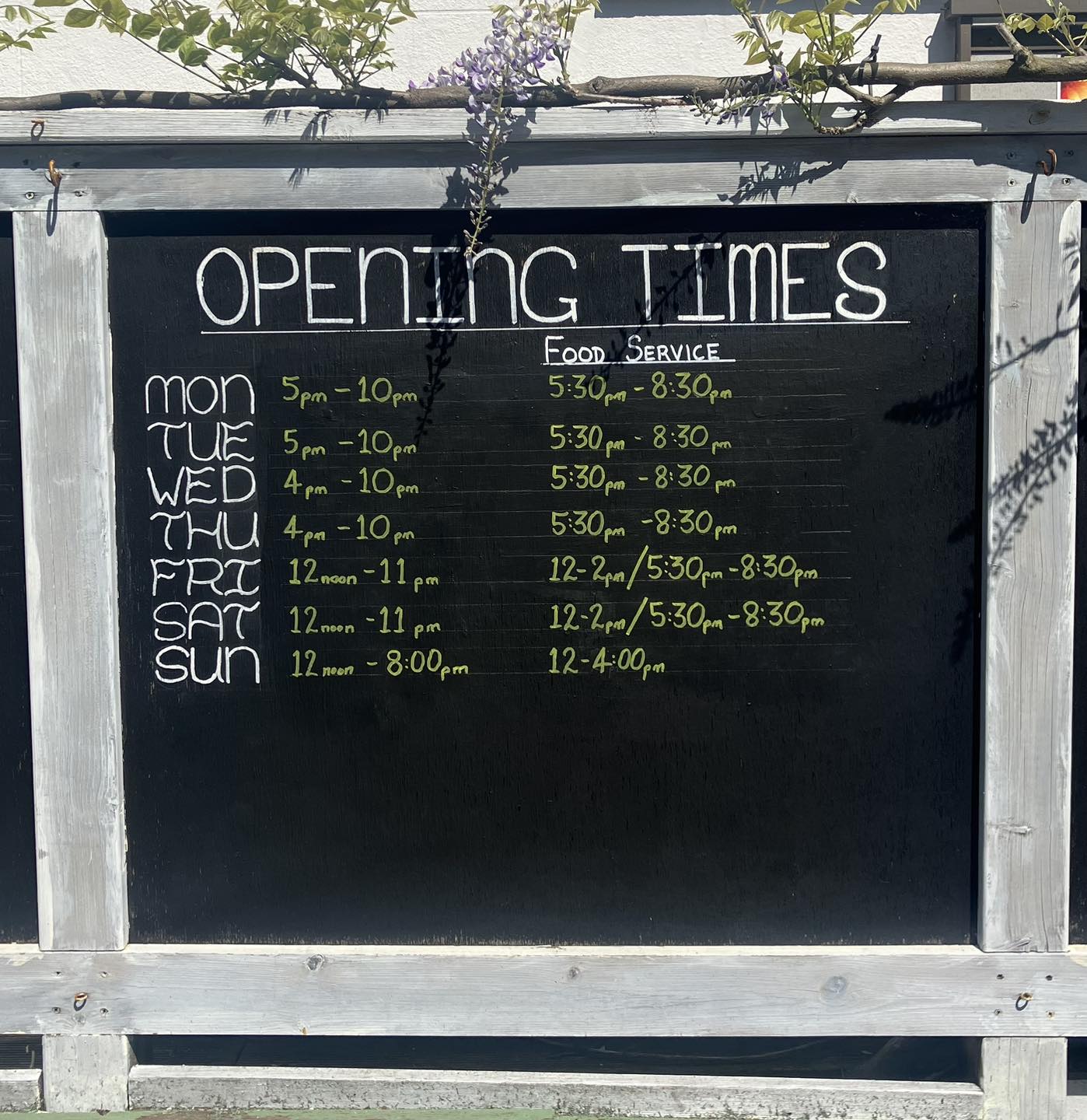 The Hunters Lodge Inn